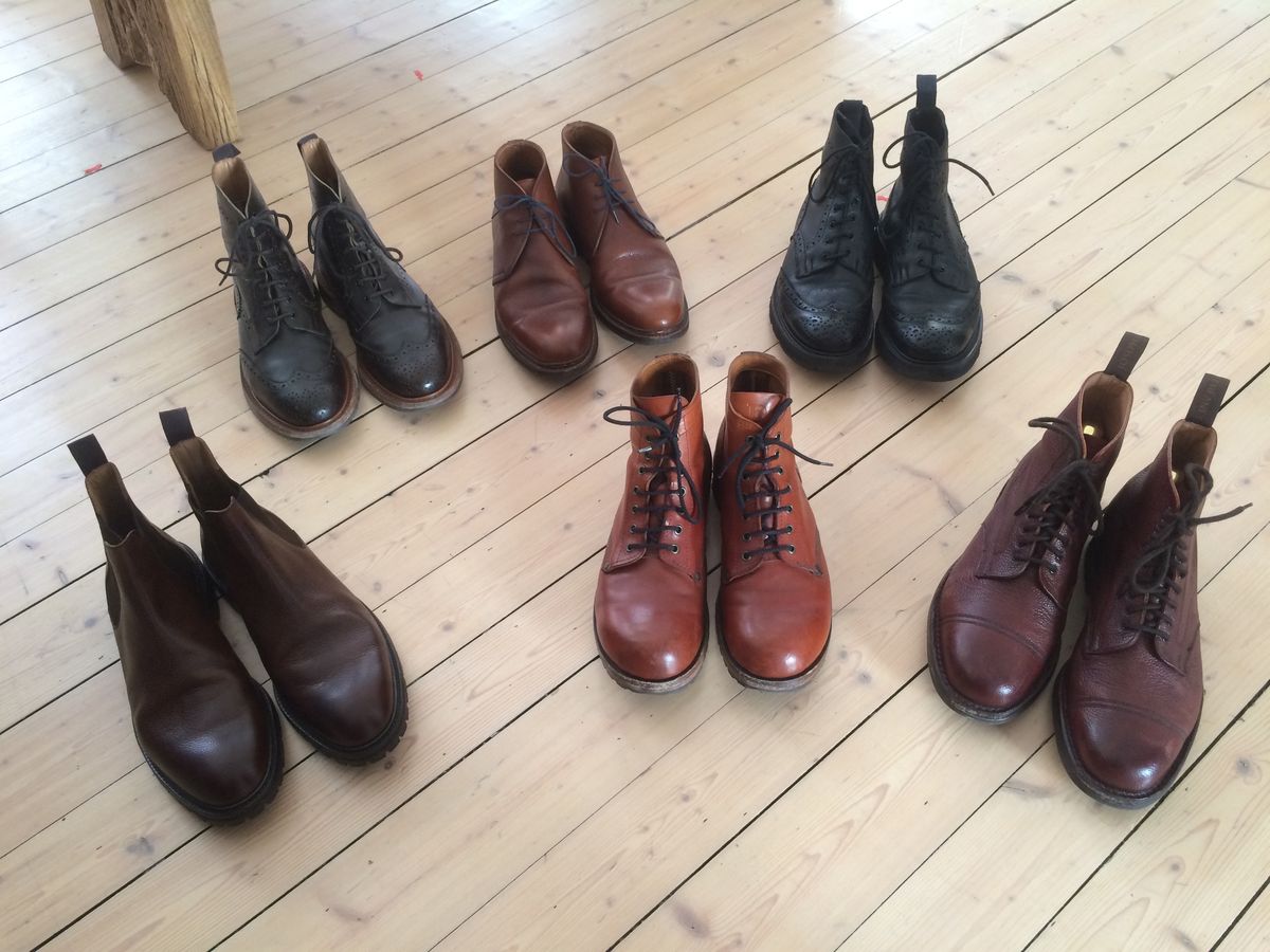 Photo by mr_spud on March 24, 2021 of the Tricker's Stow Country Boot in Black Olivvia Deerskin.