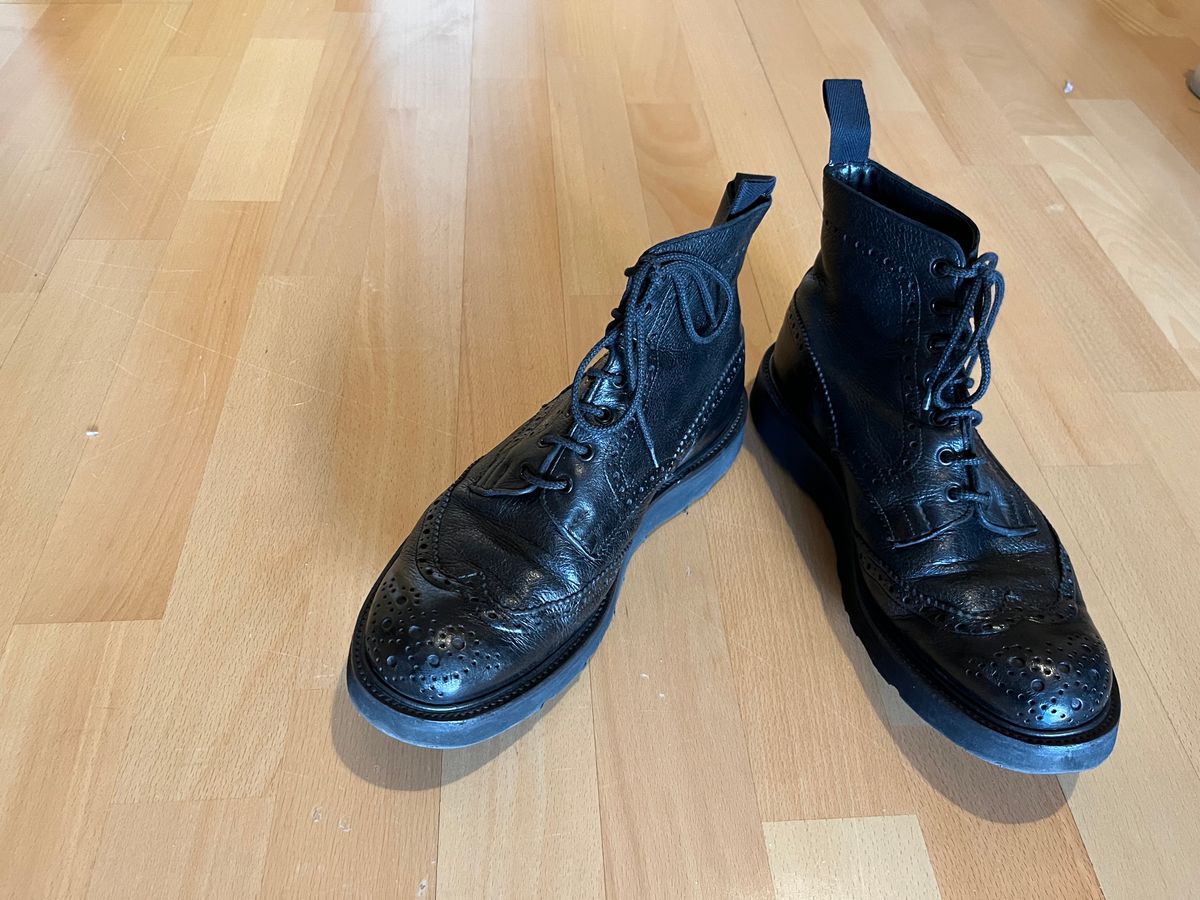 Photo by mr_spud on January 23, 2024 of the Tricker's Stow Country Boot in Black Olivvia Deerskin.