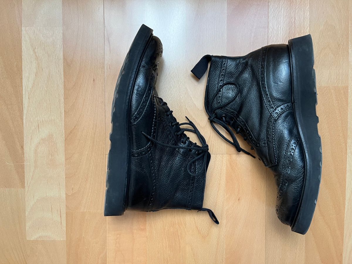 Photo by mr_spud on January 23, 2024 of the Tricker's Stow Country Boot in Black Olivvia Deerskin.