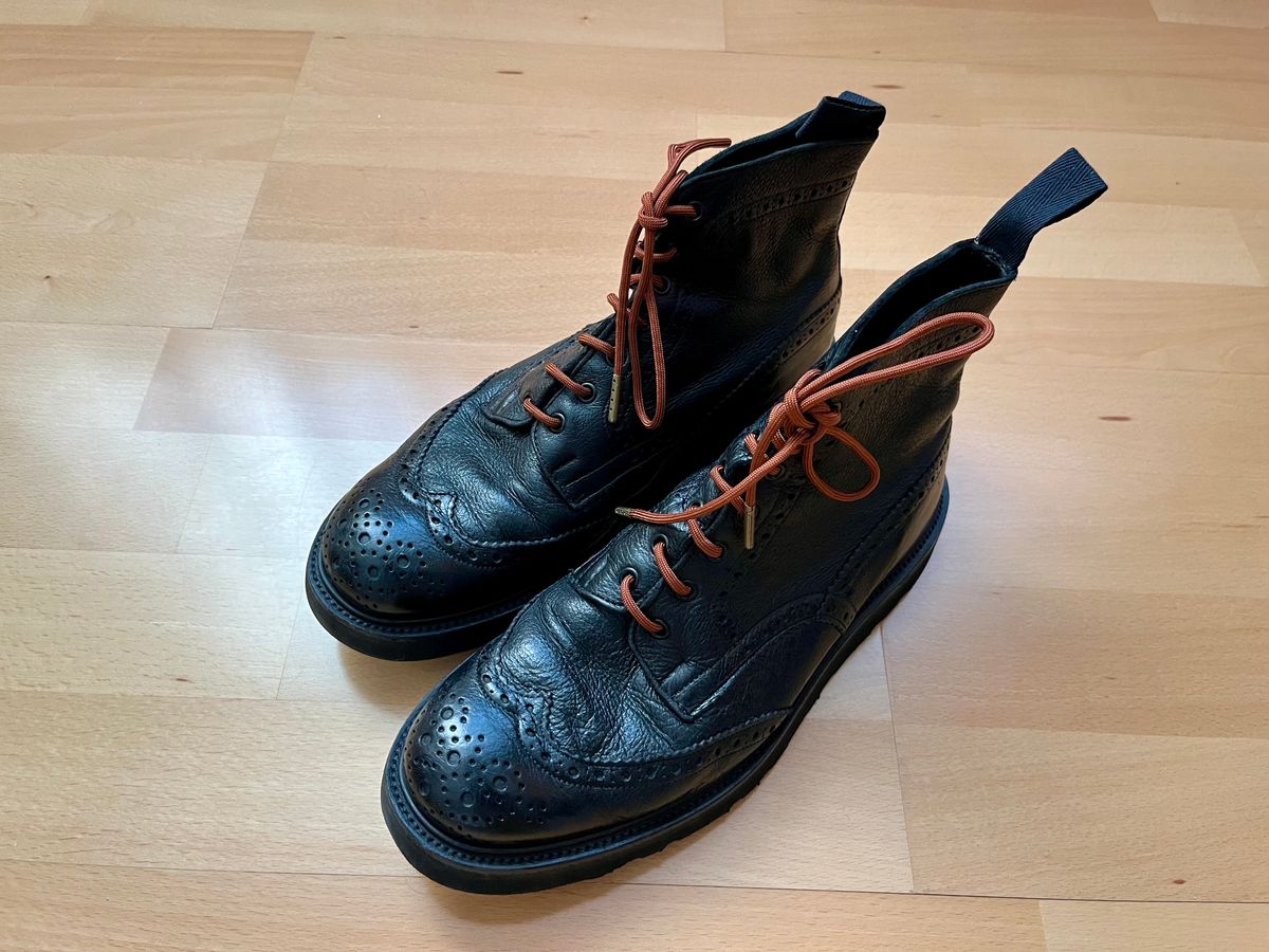 Photo by mr_spud on December 27, 2024 of the Tricker's Stow Country Boot in Black Olivvia Deerskin.