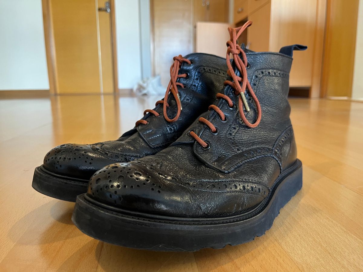 Photo by mr_spud on December 30, 2024 of the Tricker's Stow Country Boot in Black Olivvia Deerskin.