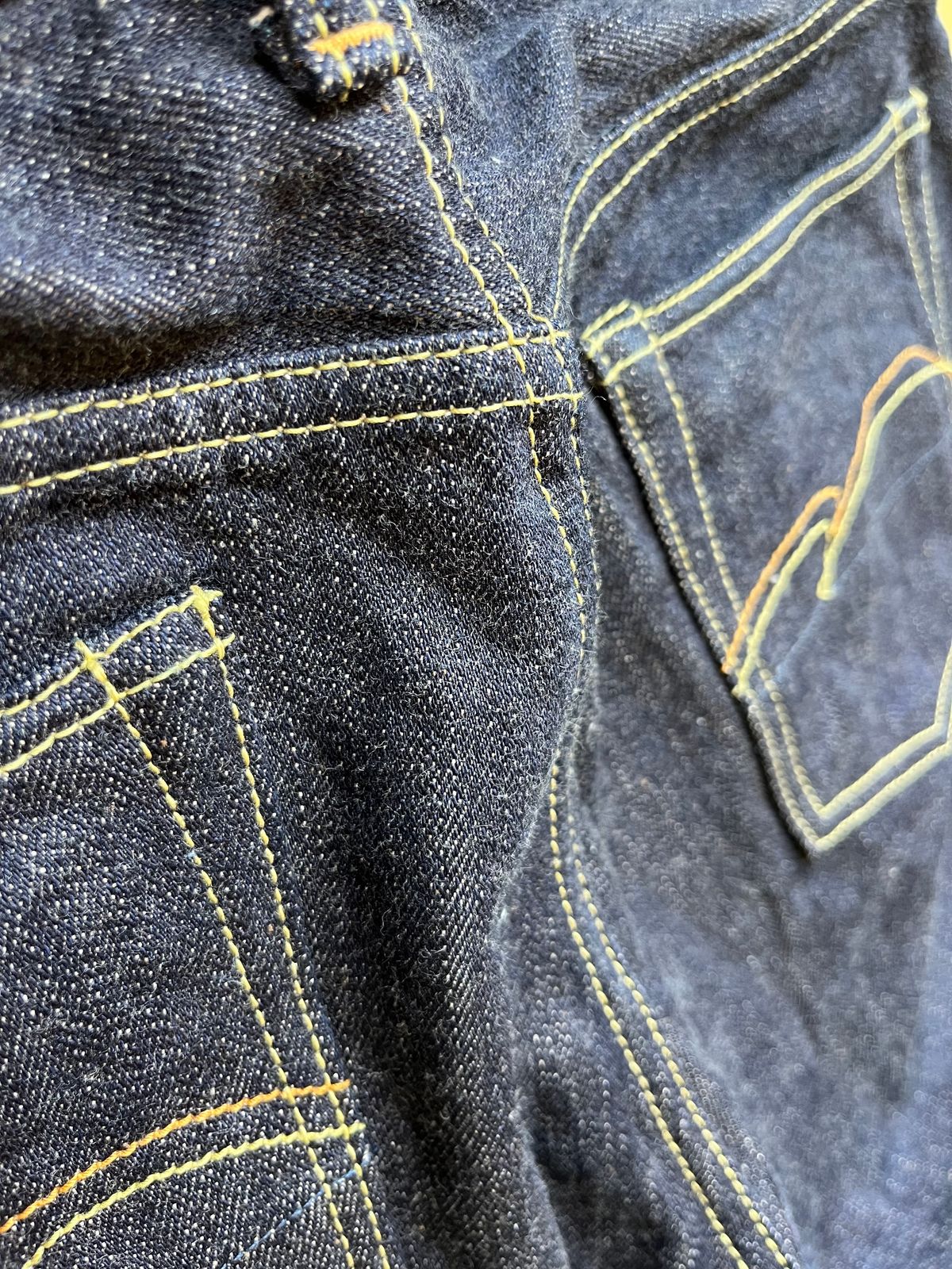 Photo by mr_spud on August 31, 2023 of the Studio D’Artisan Fox Fibre G3 14 Oz Selvedge in Unknown Material.