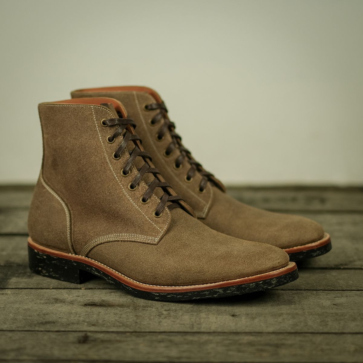 Photo by mr_spud on April 11, 2023 of the Briselblack The Hawk in Horween Natural Chromexcel Roughout.