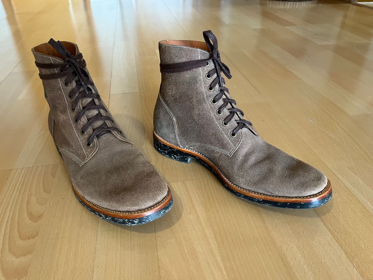 Photo by mr_spud on November 8, 2023 of the Briselblack The Hawk in Horween Natural Chromexcel Roughout.
