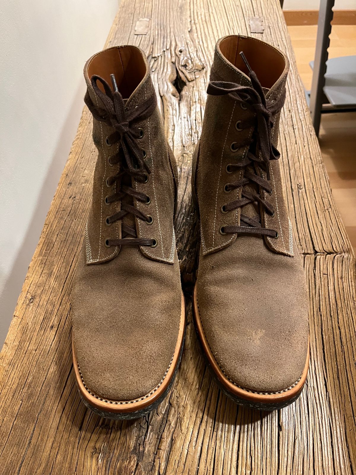 Photo by mr_spud on December 6, 2023 of the Briselblack The Hawk in Horween Natural Chromexcel Roughout.
