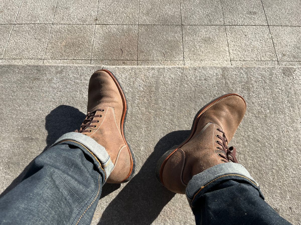 Photo by mr_spud on January 25, 2024 of the Briselblack The Hawk in Horween Natural Chromexcel Roughout.