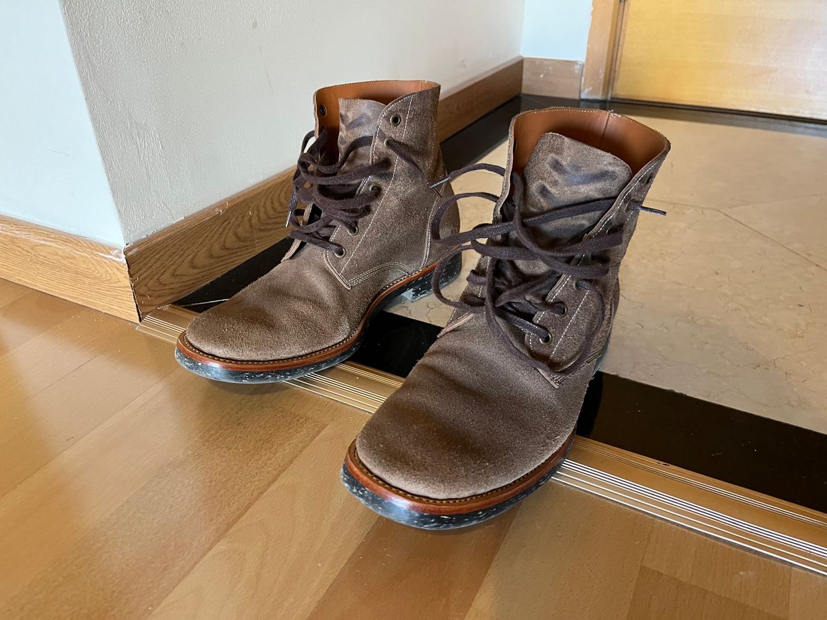 Photo by mr_spud on January 25, 2024 of the Briselblack The Hawk in Horween Natural Chromexcel Roughout.