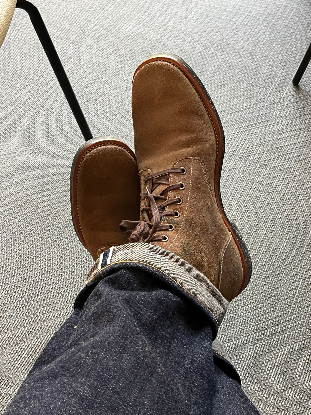 Photo by mr_spud on November 20, 2024 of the Briselblack The Hawk in Horween Natural Chromexcel Roughout.