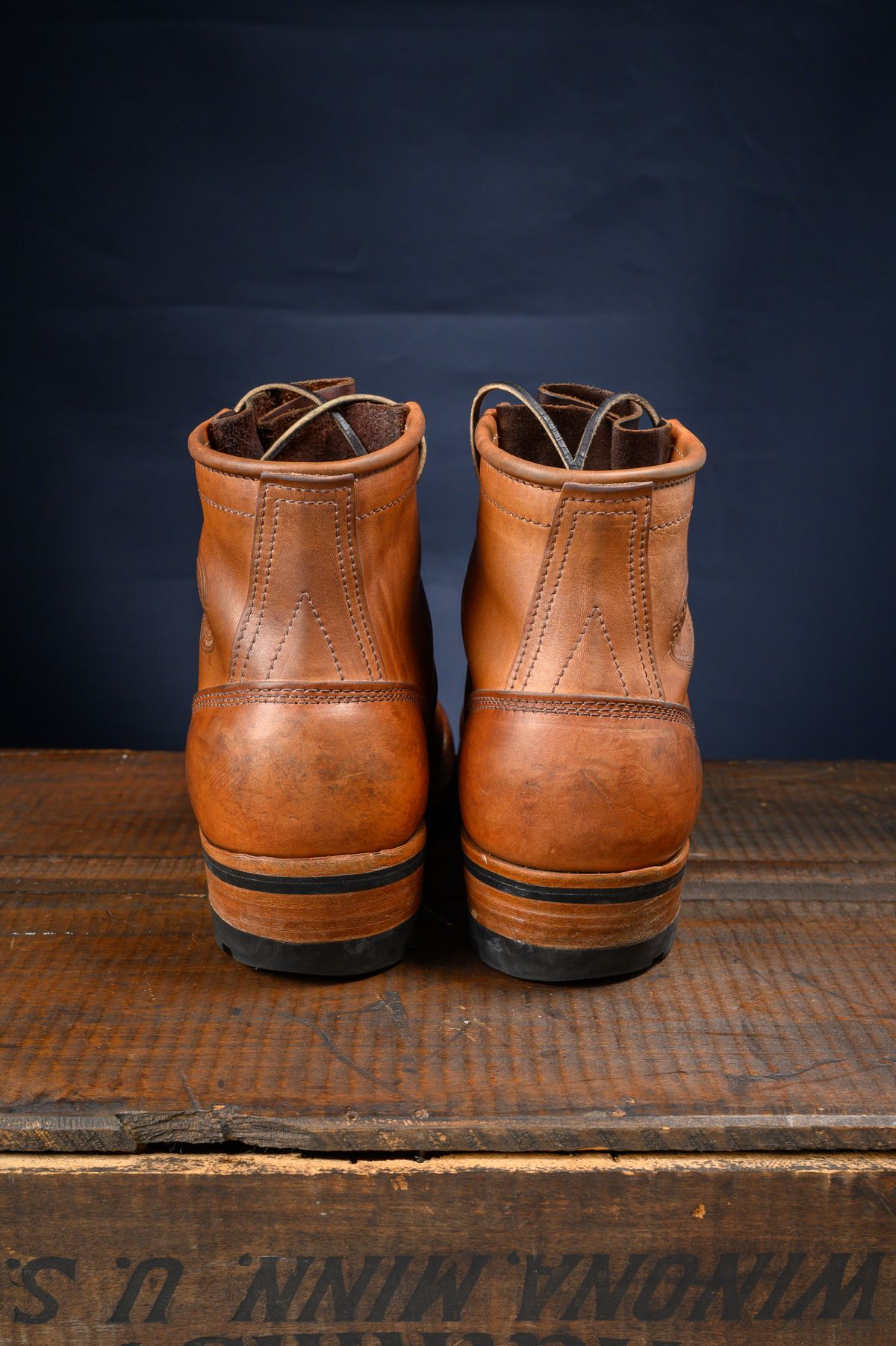 Photo by CarmineJackLeather on February 4, 2024 of the Frank's Boots Wilshire in J&FJ Baker Natural Oak Bark Tanned Harness.