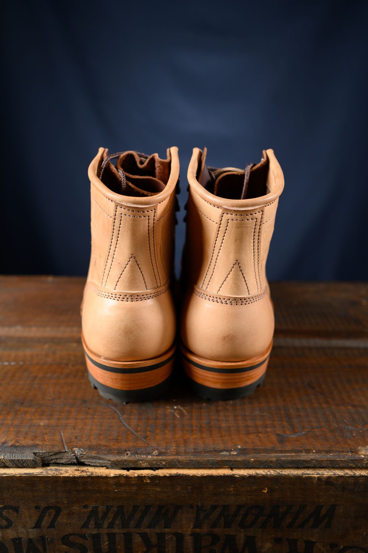 Photo by CarmineJackLeather on October 8, 2023 of the Frank's Boots Wilshire in J&FJ Baker Natural Oak Bark Tanned Harness.