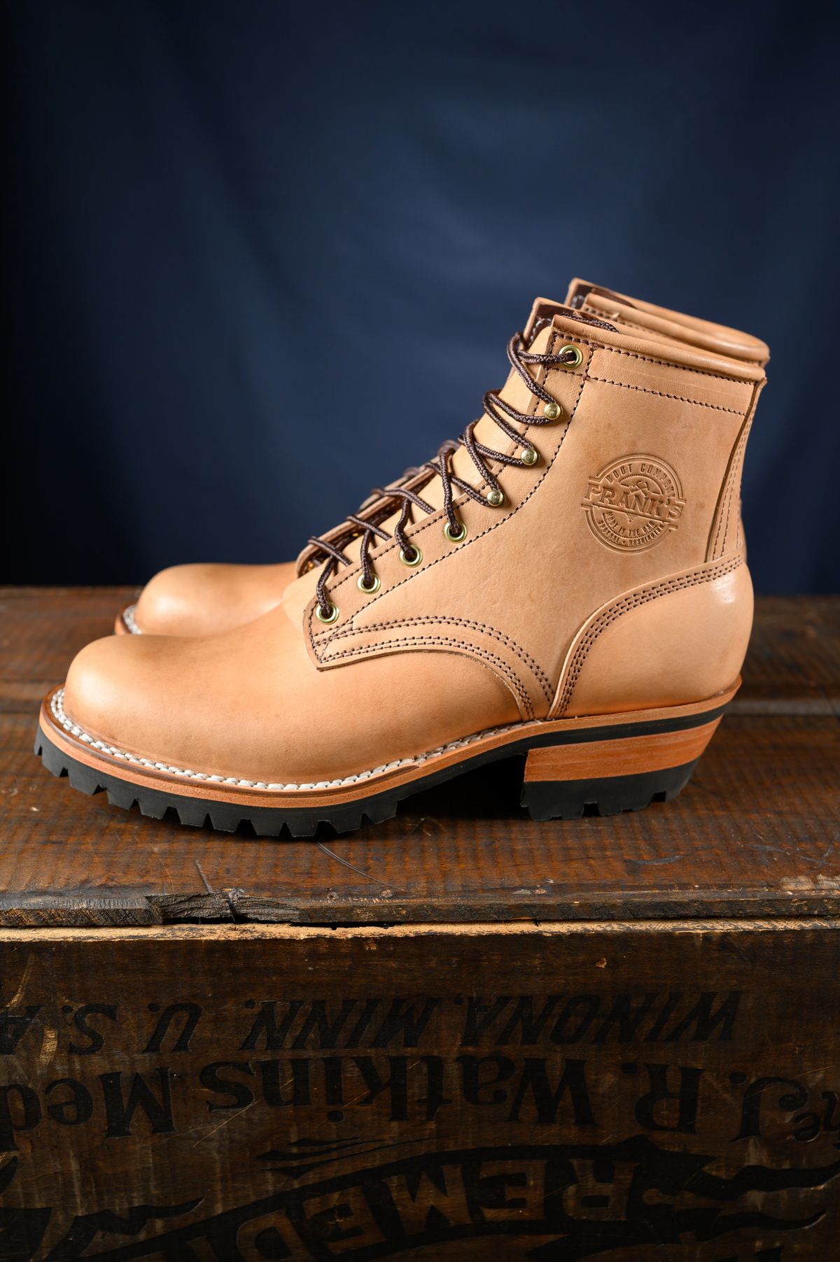 Photo by CarmineJackLeather on October 8, 2023 of the Frank's Boots Wilshire in J&FJ Baker Natural Oak Bark Tanned Harness.