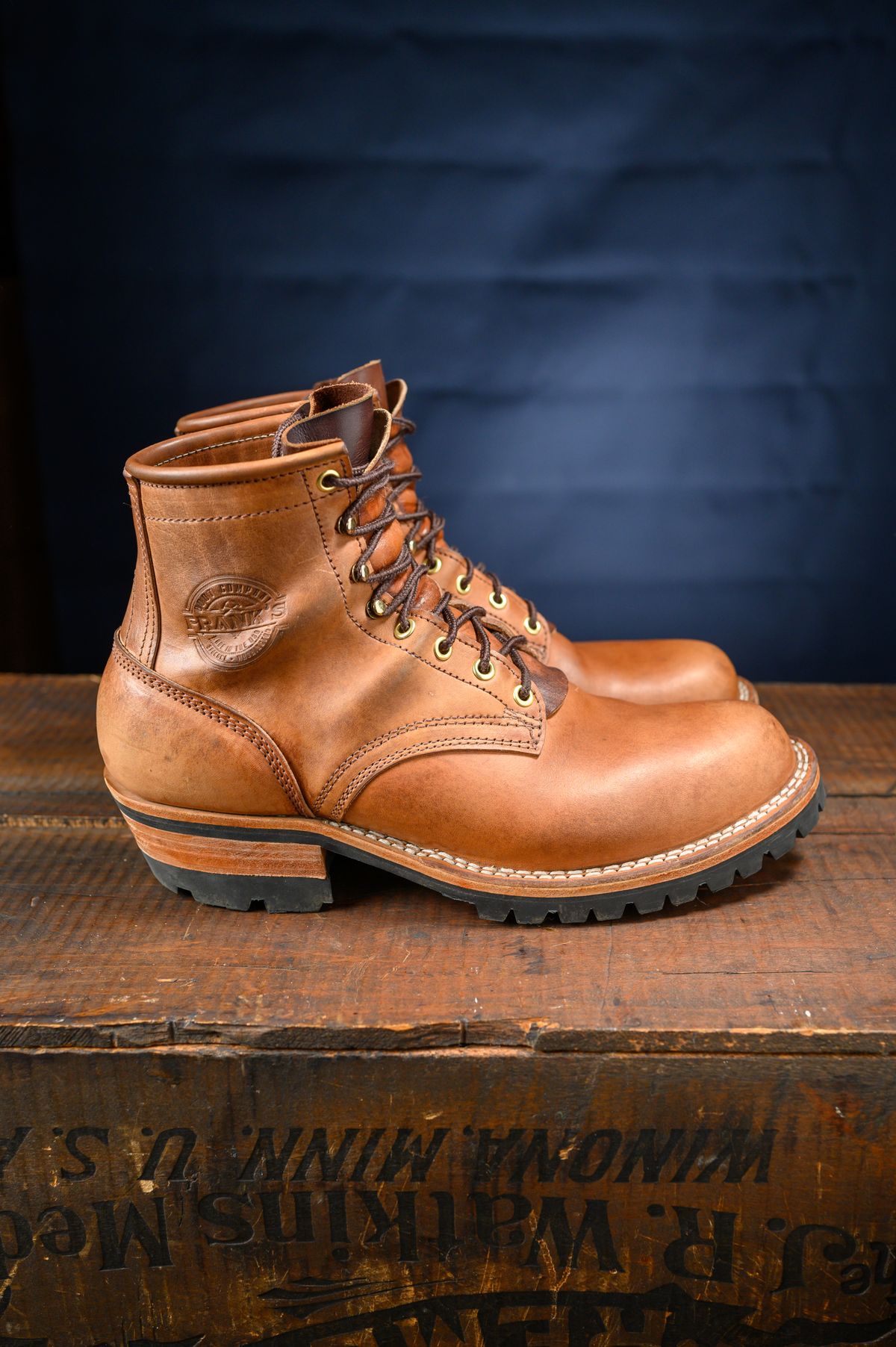 Photo by CarmineJackLeather on November 5, 2023 of the Frank's Boots Wilshire in J&FJ Baker Natural Oak Bark Tanned Harness.