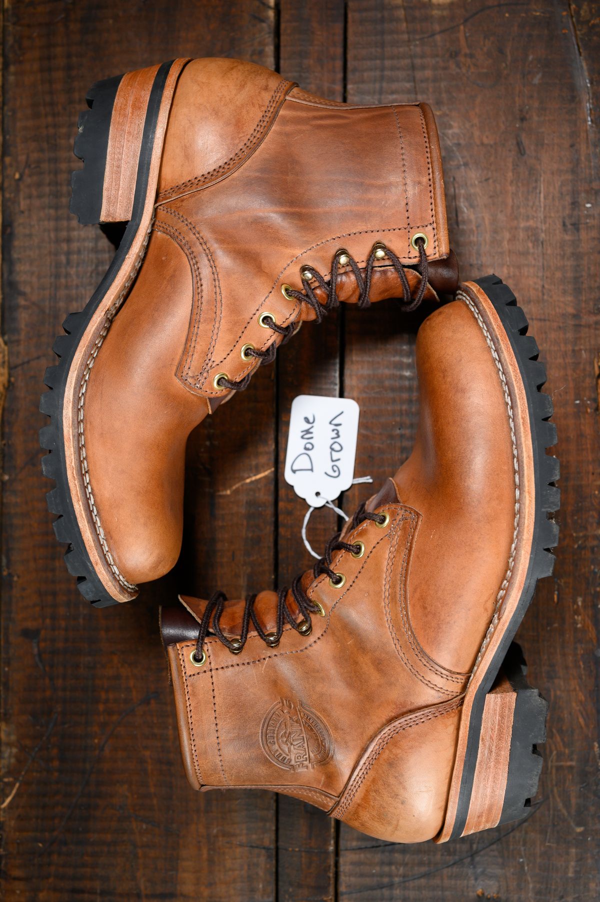 Photo by CarmineJackLeather on November 5, 2023 of the Frank's Boots Wilshire in J&FJ Baker Natural Oak Bark Tanned Harness.
