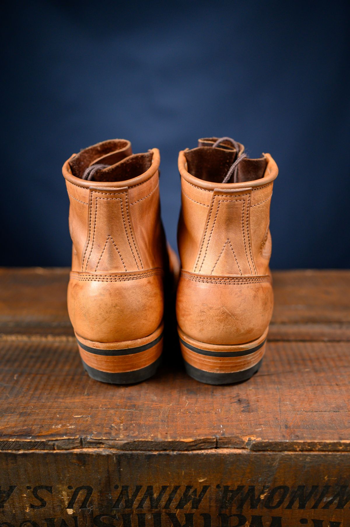 Photo by CarmineJackLeather on December 5, 2023 of the Frank's Boots Wilshire in J&FJ Baker Natural Oak Bark Tanned Harness.