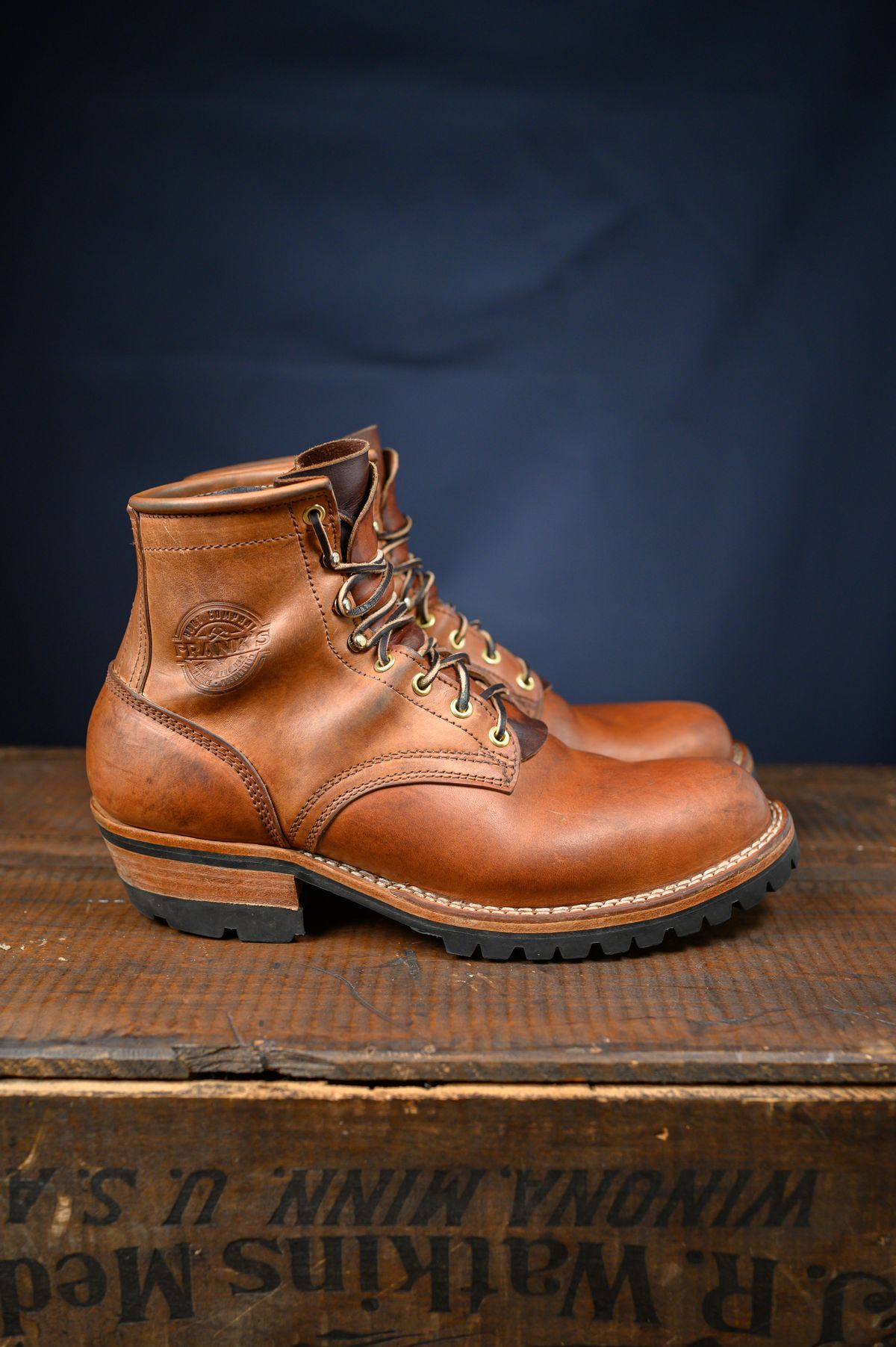 Photo by CarmineJackLeather on January 3, 2024 of the Frank's Boots Wilshire in J&FJ Baker Natural Oak Bark Tanned Harness.