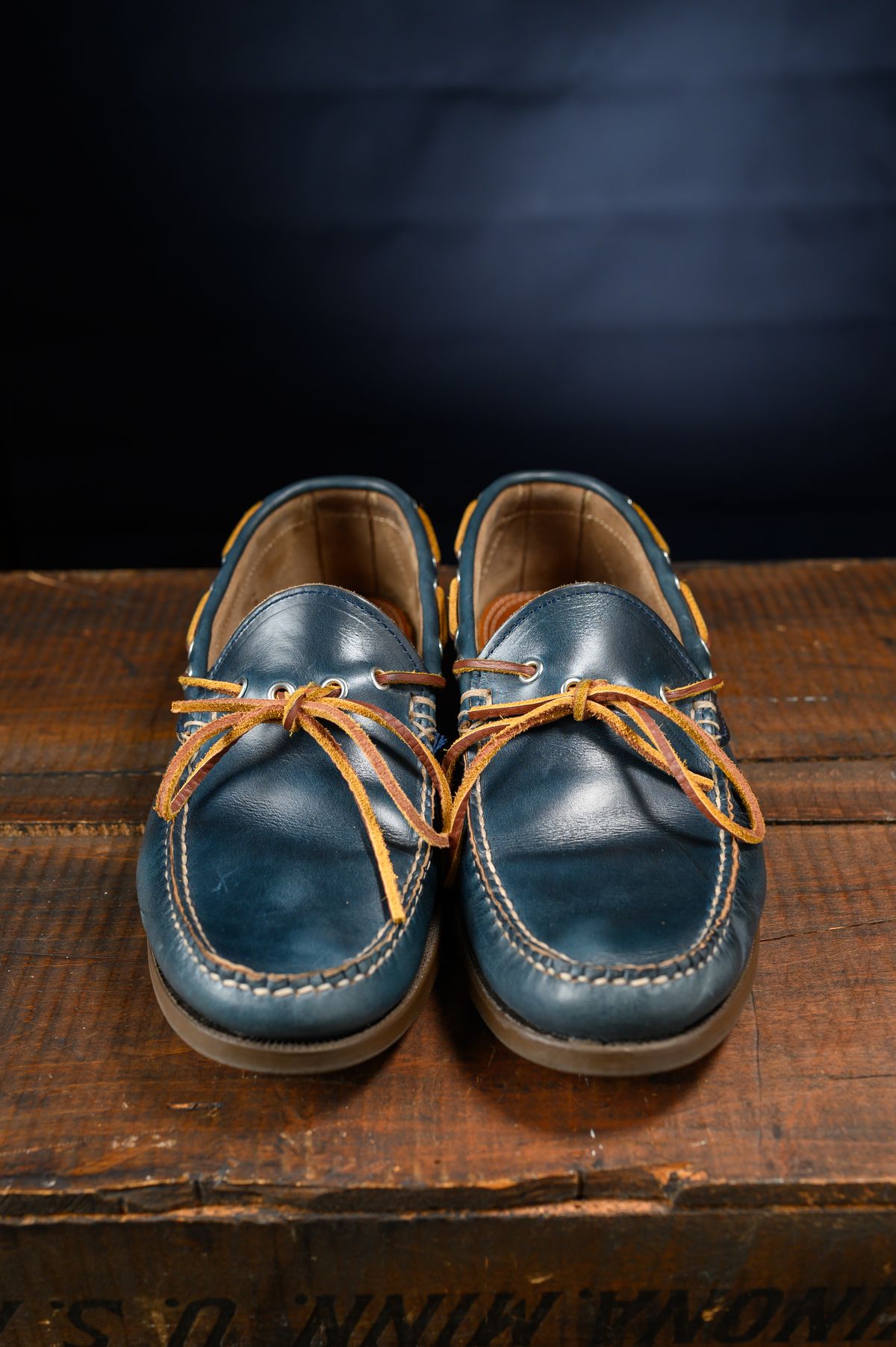 Photo by CarmineJackLeather on November 5, 2023 of the Oak Street Bootmakers Camp Moc in Horween Navy Chromexcel.