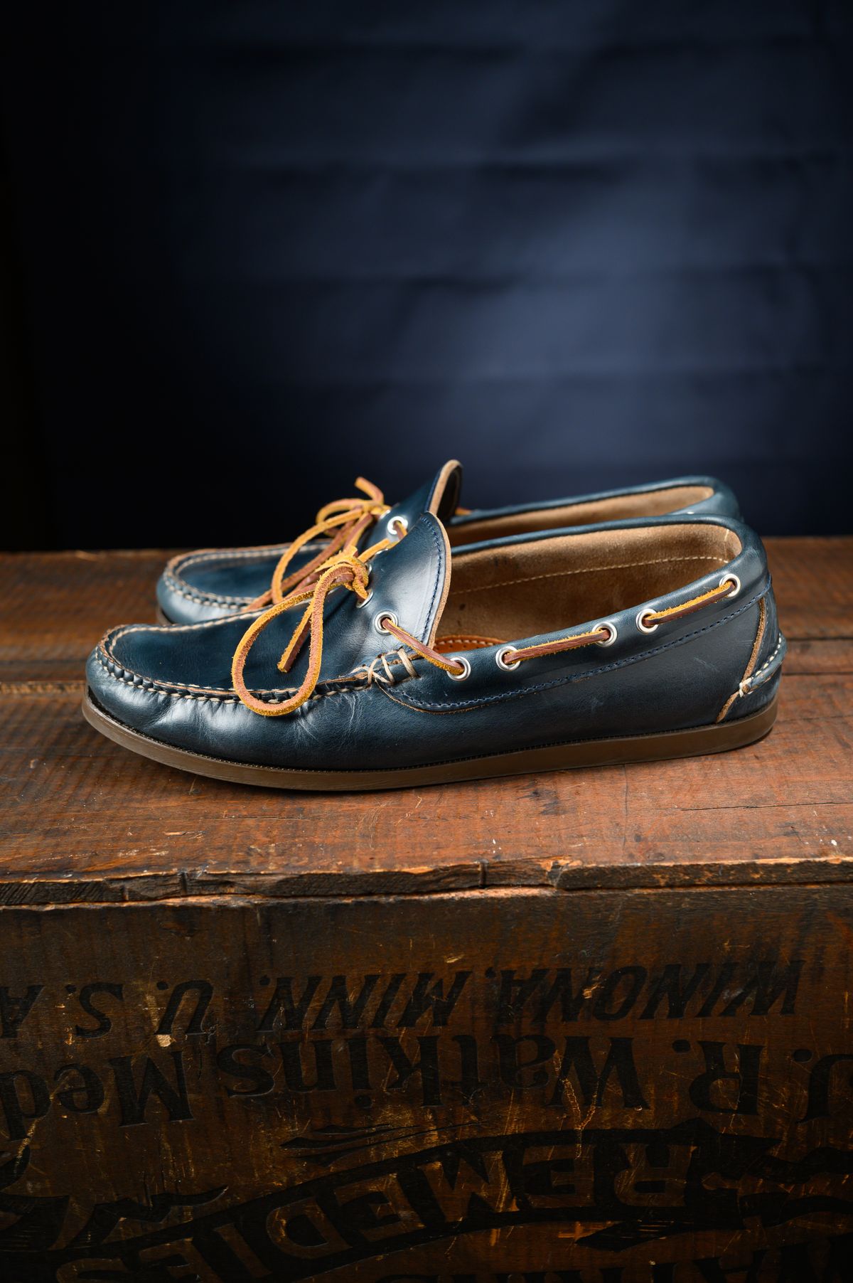 Photo by CarmineJackLeather on November 5, 2023 of the Oak Street Bootmakers Camp Moc in Horween Navy Chromexcel.