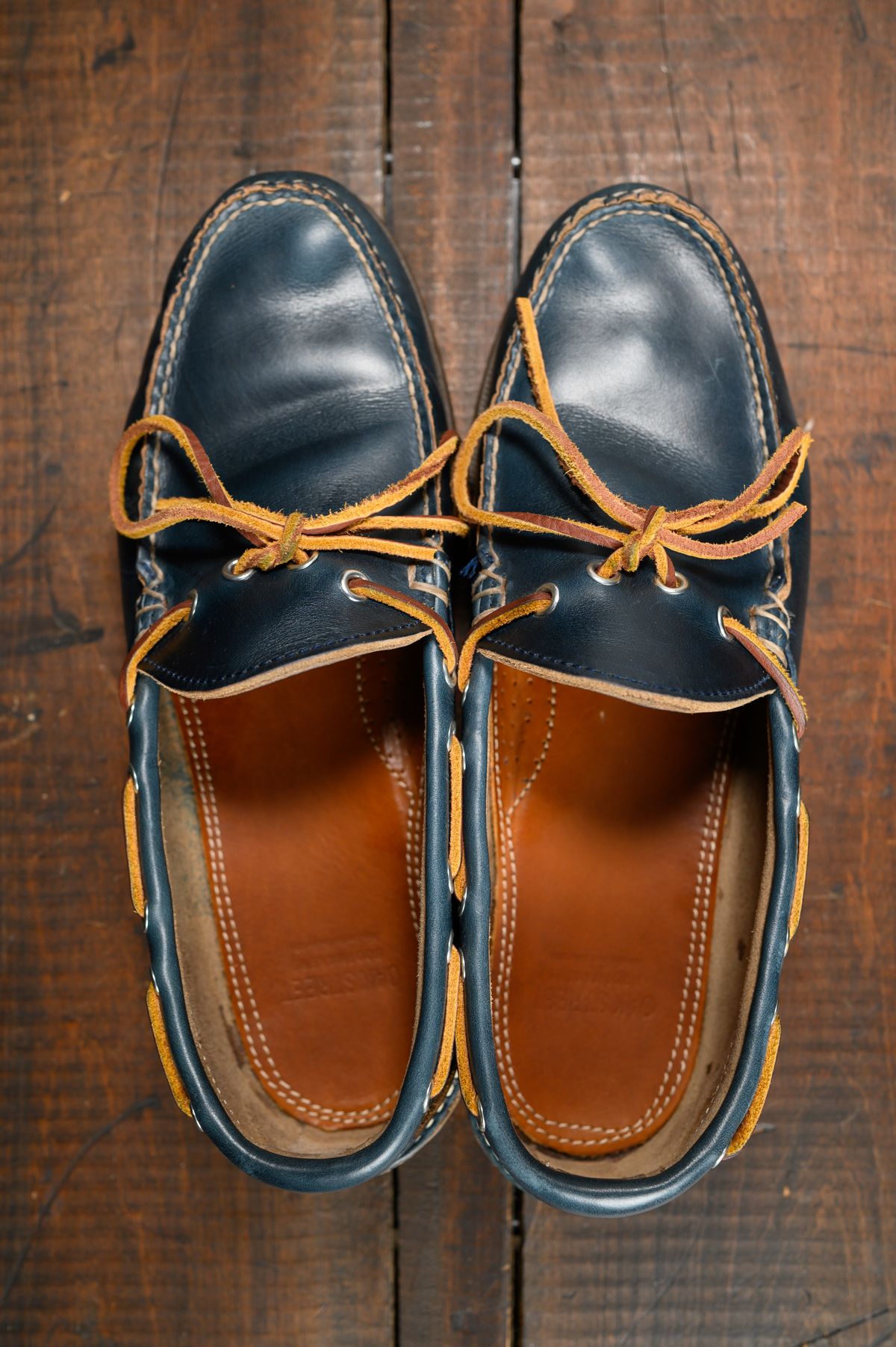 Photo by CarmineJackLeather on November 5, 2023 of the Oak Street Bootmakers Camp Moc in Horween Navy Chromexcel.