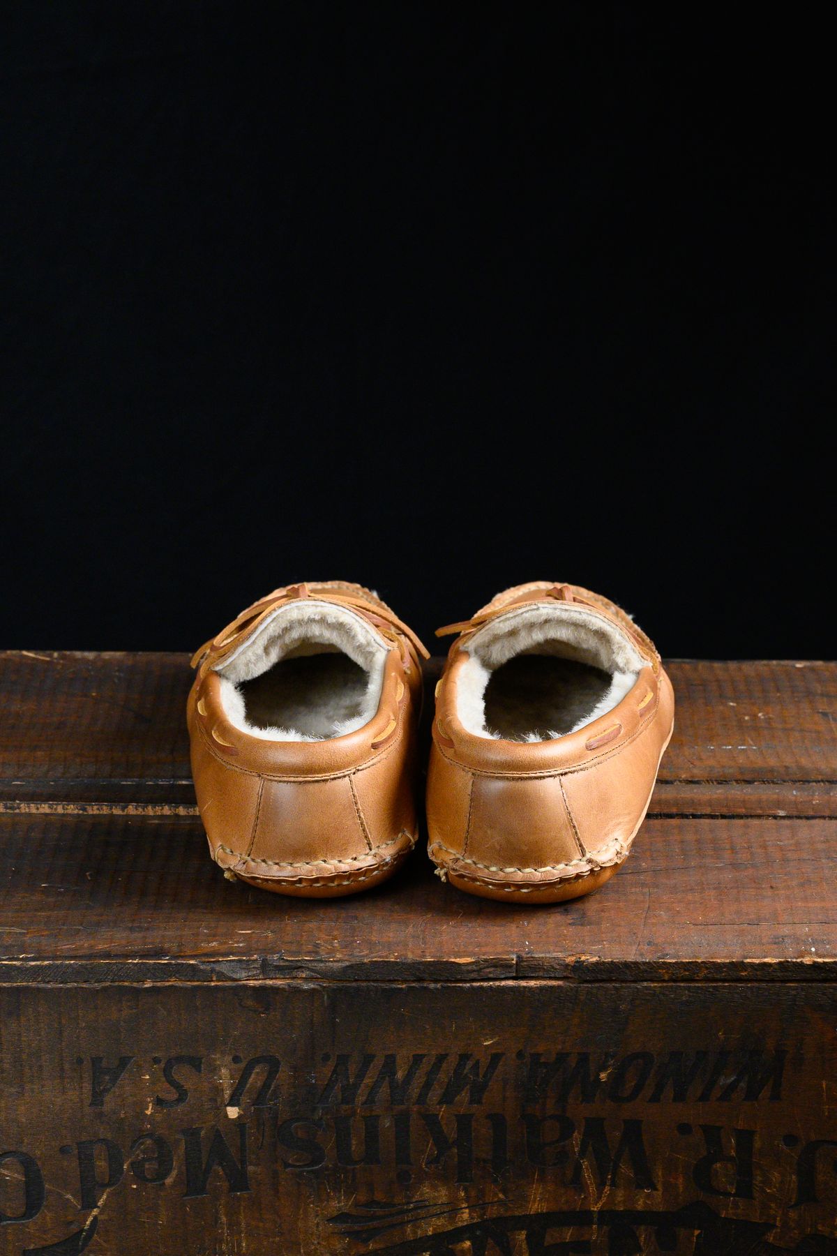 Photo by CarmineJackLeather on October 11, 2024 of the Oak Street Bootmakers Shearling House Moc in Horween Natural Chromexcel.