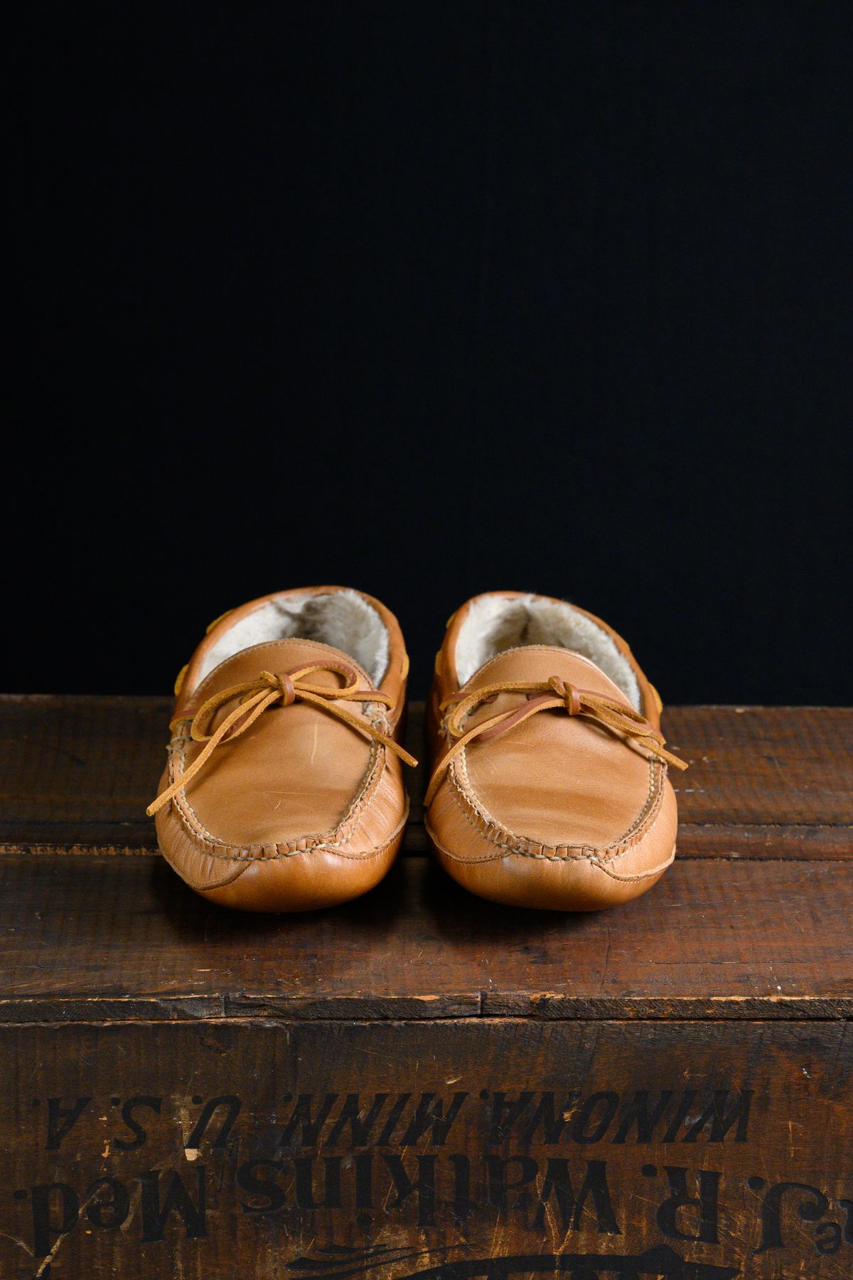 Photo by CarmineJackLeather on November 5, 2024 of the Oak Street Bootmakers Shearling House Moc in Horween Natural Chromexcel.