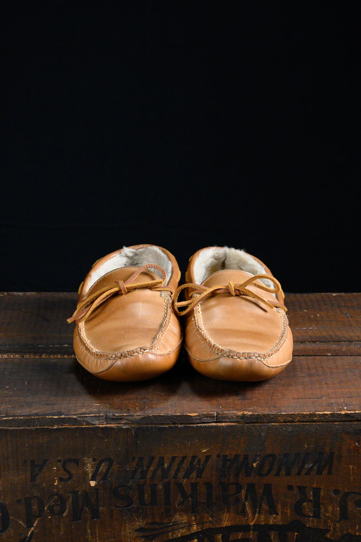 Photo by CarmineJackLeather on December 5, 2024 of the Oak Street Bootmakers Shearling House Moc in Horween Natural Chromexcel.