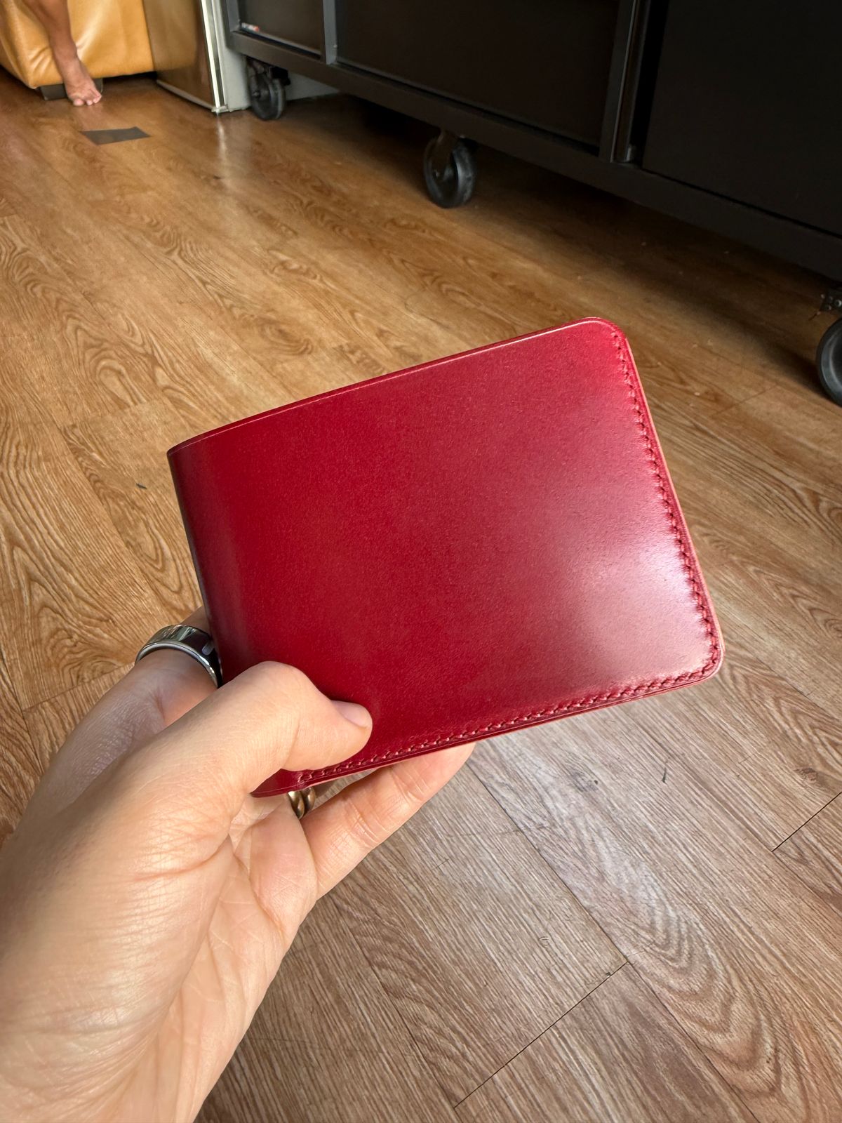 Photo by knoll on February 8, 2026 of the 6Saigon Leather Bifold Wallet in Leder Ogawa Ruby Shell Cordovan.