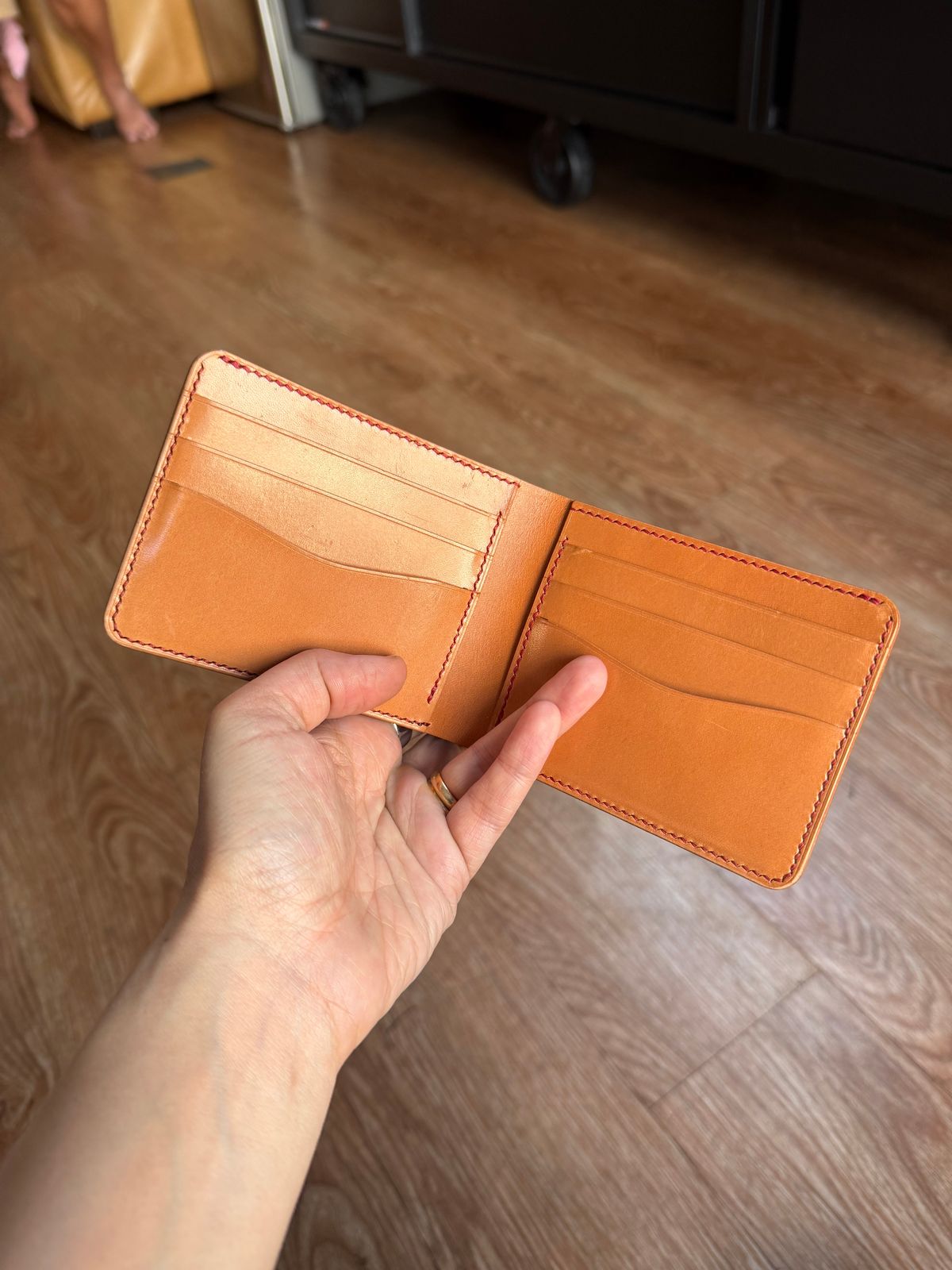 Photo by knoll on February 8, 2026 of the 6Saigon Leather Bifold Wallet in Leder Ogawa Ruby Shell Cordovan.