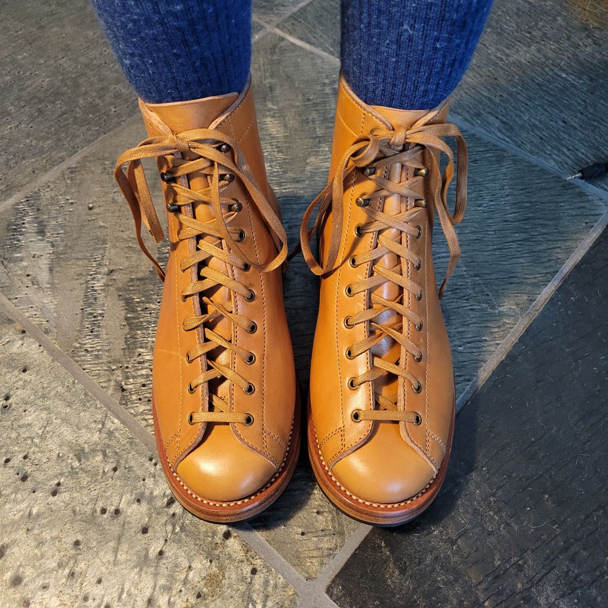Photo by knoll on October 4, 2021 of the Flame Panda Monkey Boot in Maryam Natural Horsebutt.