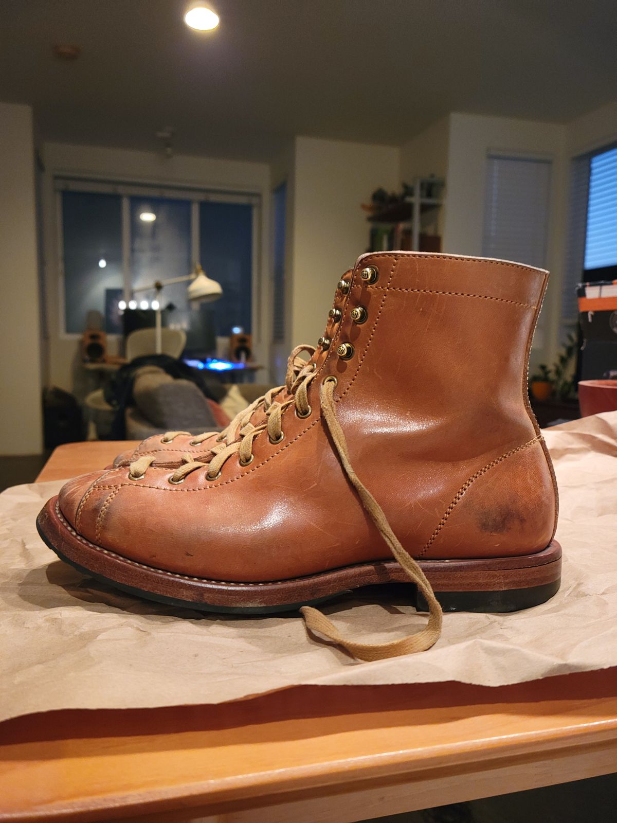 Photo by knoll on December 6, 2021 of the Flame Panda Monkey Boot in Maryam Natural Horsebutt.