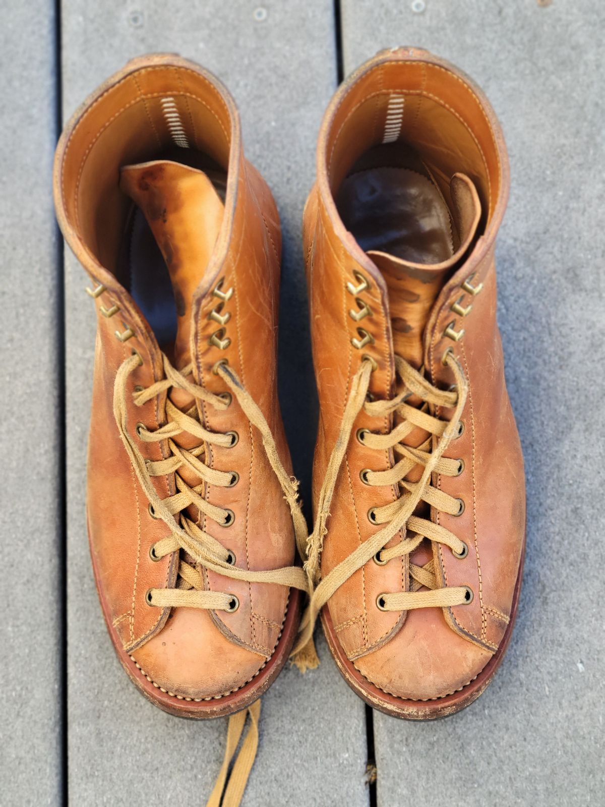 Photo by knoll on January 5, 2022 of the Flame Panda Monkey Boot in Maryam Natural Horsebutt.