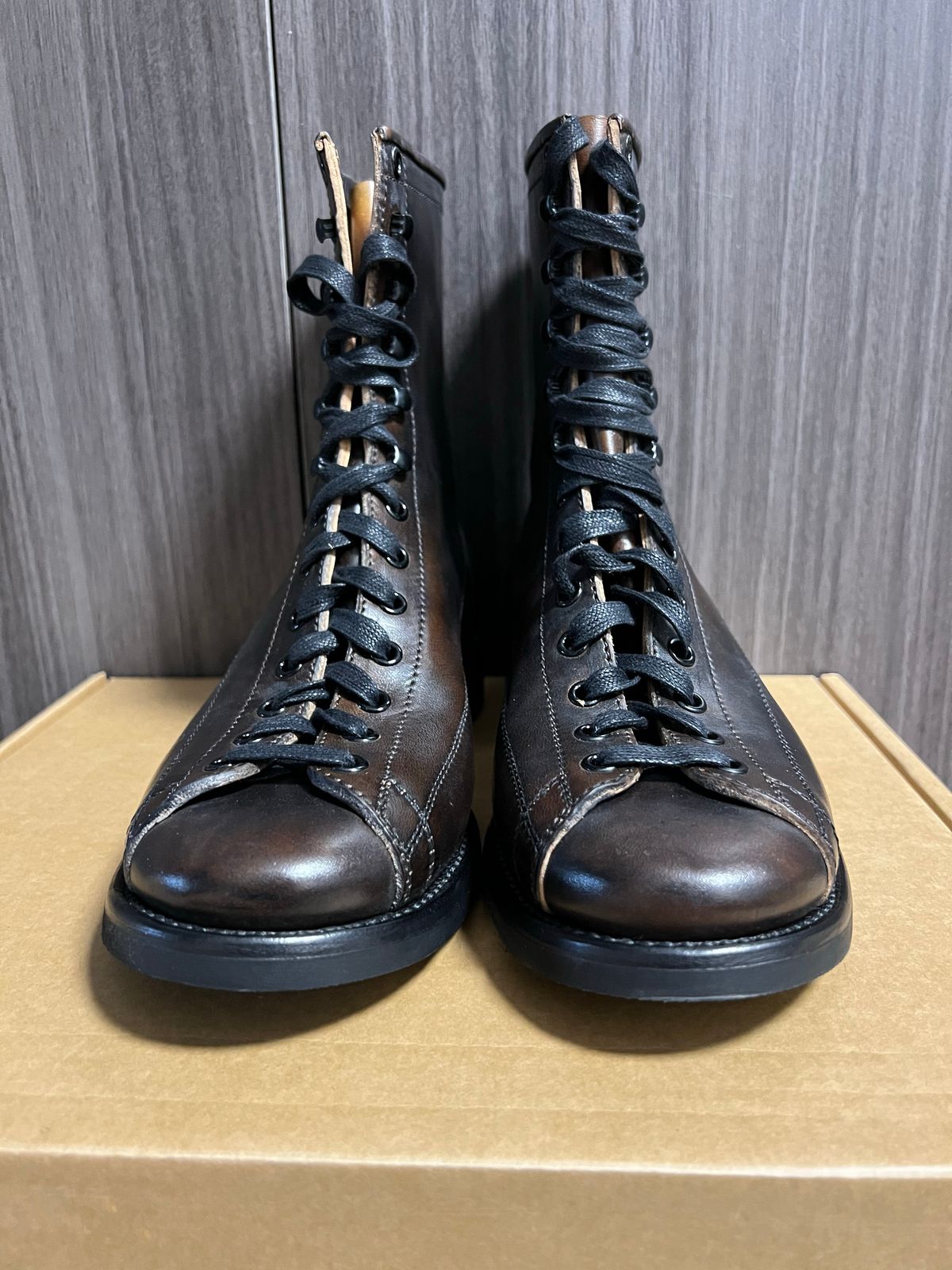 Photo by JJJJerome on October 3, 2022 of the Flame Panda Monkey Boot in Maryam Natural Horsebutt.