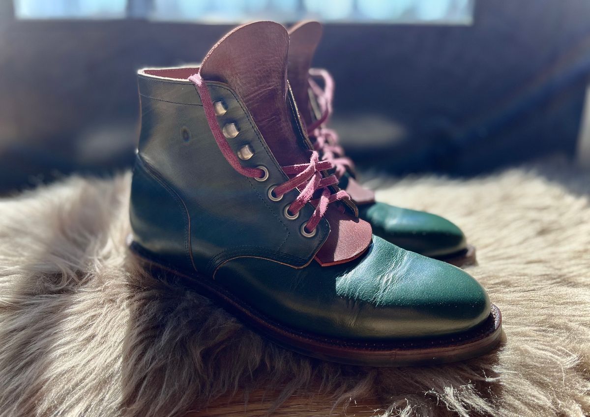 Photo by ShineSharpenFletch on March 29, 2023 of the Grant Stone Diesel Boot in Horween Navy Chromexcel.
