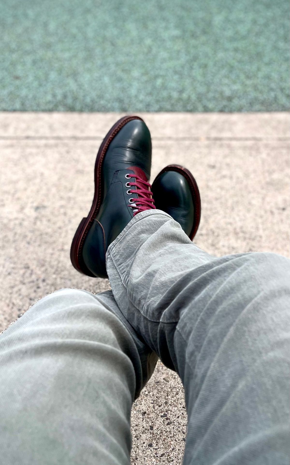 Photo by ShineSharpenFletch on March 31, 2023 of the Grant Stone Diesel Boot in Horween Navy Chromexcel.