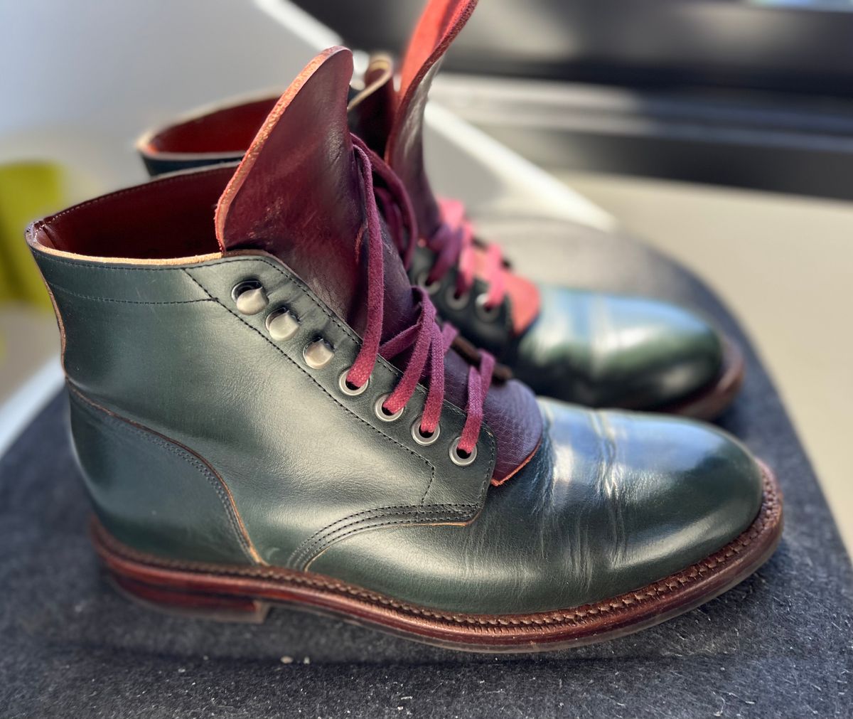 Photo by ShineSharpenFletch on April 10, 2023 of the Grant Stone Diesel Boot in Horween Navy Chromexcel.