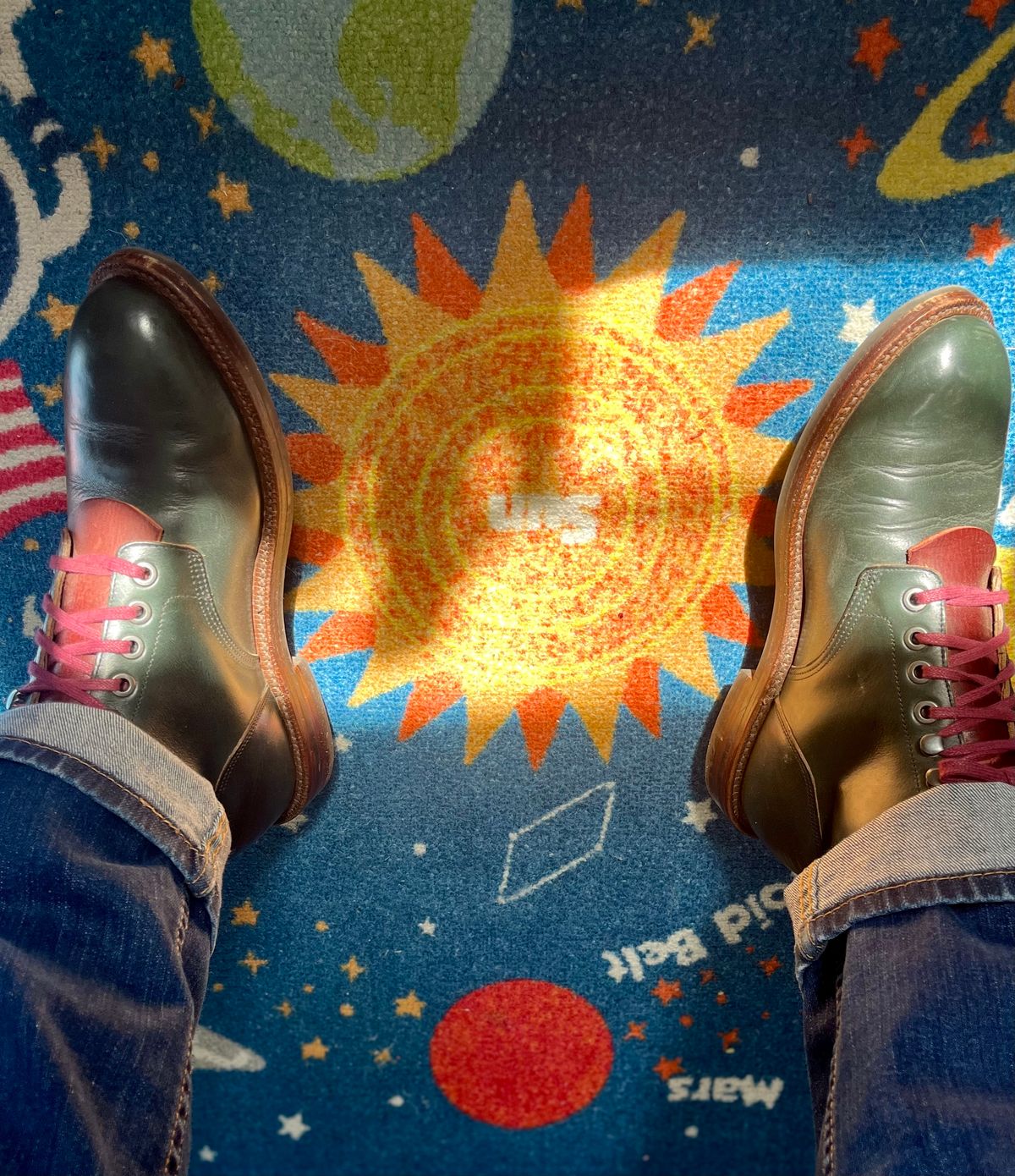 Photo by ShineSharpenFletch on April 11, 2023 of the Grant Stone Diesel Boot in Horween Navy Chromexcel.