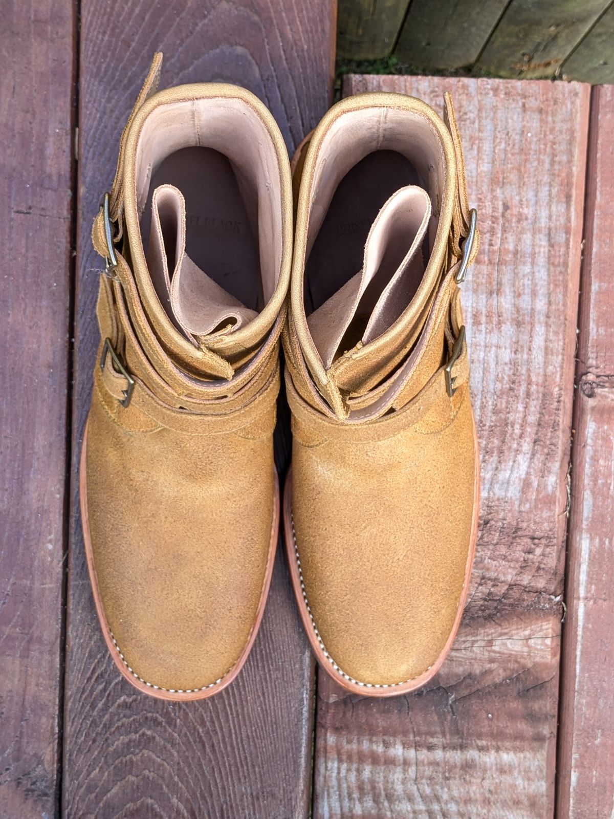 Photo by jacktheenthusiast on October 2, 2024 of the Briselblack The Hanker Tanker Boots in Indonesian Honey Waxed Flesh.
