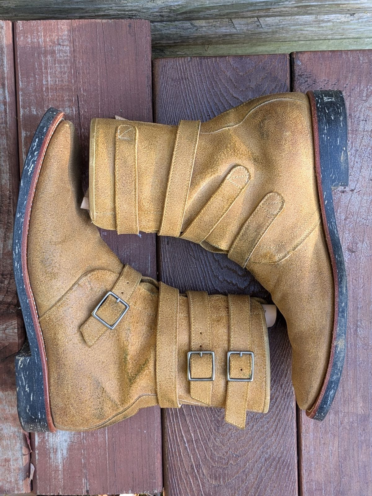Photo by jacktheenthusiast on November 5, 2024 of the Briselblack The Hanker Tanker Boots in Indonesian Honey Waxed Flesh.