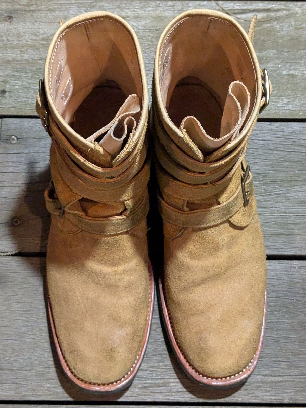 Photo by jacktheenthusiast on February 6, 2025 of the Briselblack The Hanker Tanker Boots in Indonesian Honey Waxed Flesh.