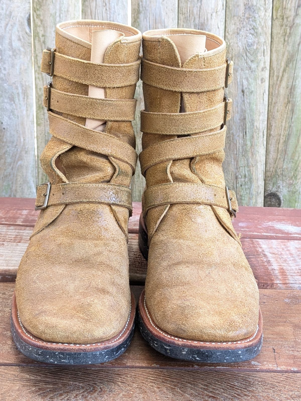 Photo by jacktheenthusiast on April 1, 2025 of the Briselblack The Hanker Tanker Boots in Indonesian Honey Waxed Flesh.