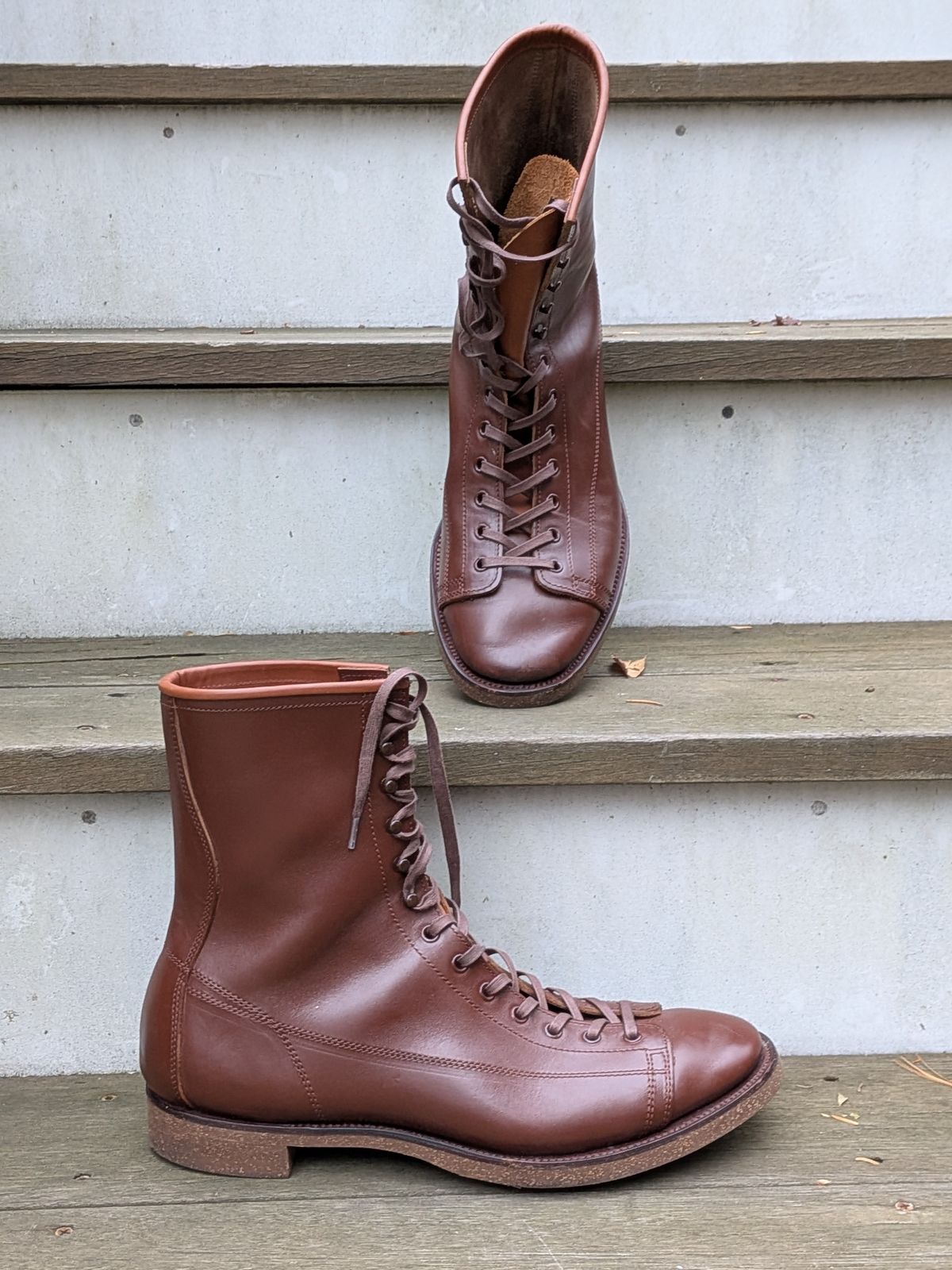 Photo by jacktheenthusiast on November 5, 2025 of the Clinch Gary in Brown-Overdyed Horsebutt.