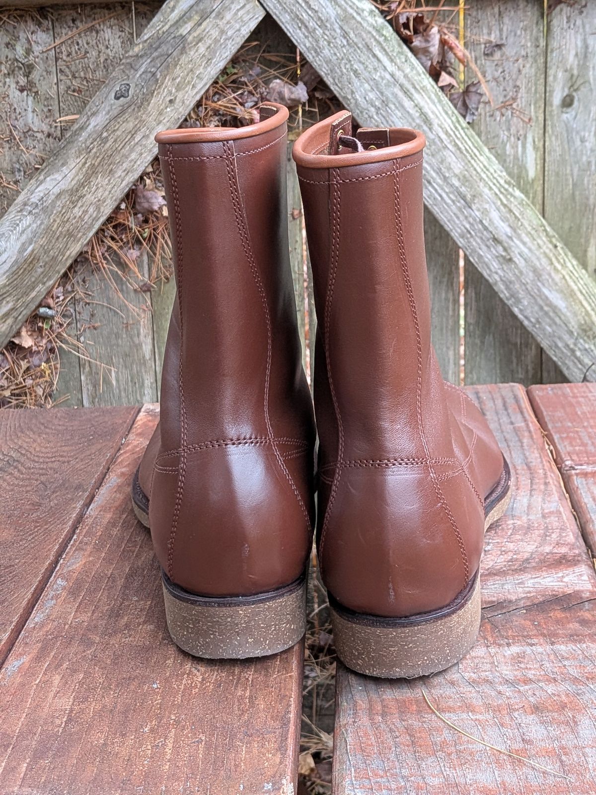 Photo by jacktheenthusiast on November 5, 2025 of the Clinch Gary in Brown-Overdyed Horsebutt.