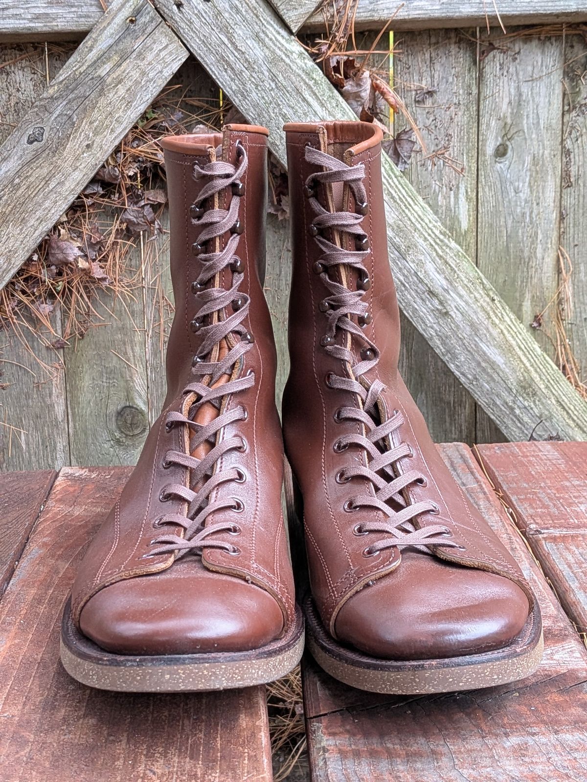 Photo by jacktheenthusiast on November 5, 2025 of the Clinch Gary in Brown-Overdyed Horsebutt.