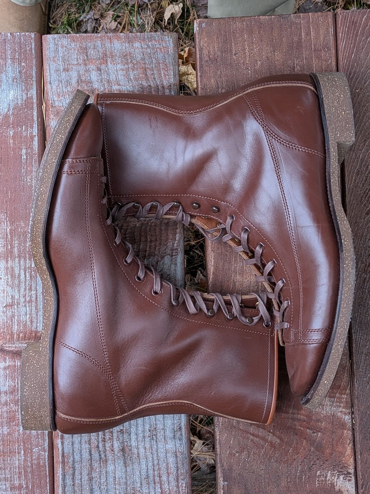 Photo by jacktheenthusiast on November 5, 2025 of the Clinch Gary in Brown-Overdyed Horsebutt.