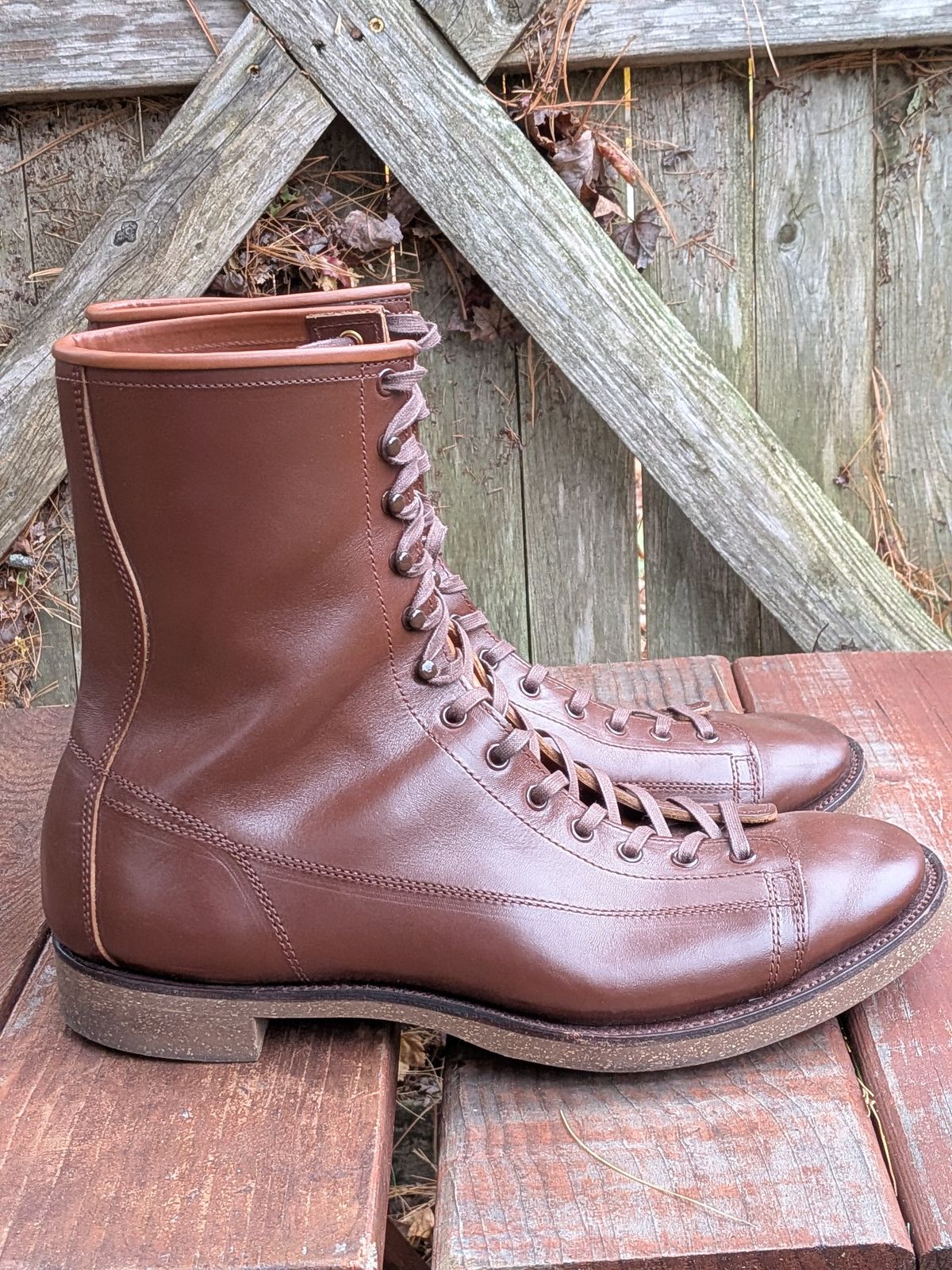 Photo by jacktheenthusiast on November 5, 2025 of the Clinch Gary in Brown-Overdyed Horsebutt.