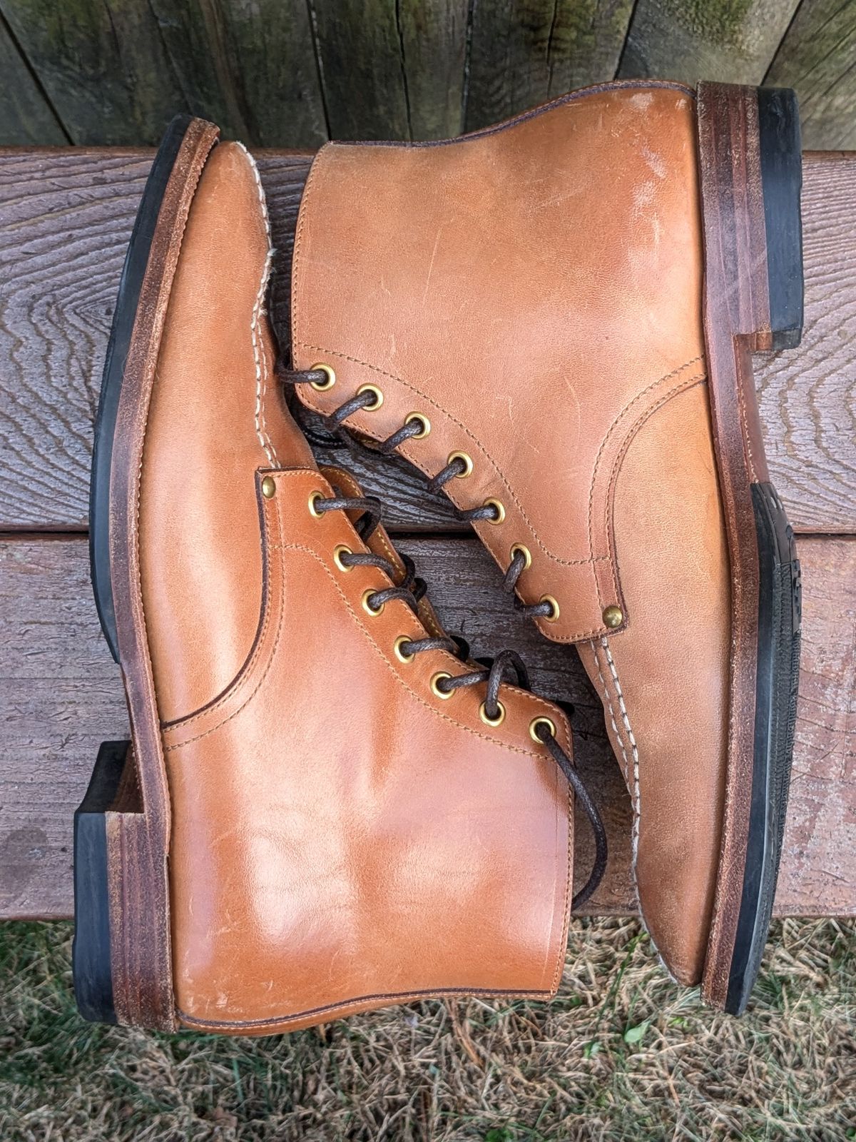 Photo by jacktheenthusiast on January 4, 2025 of the Iron Boots FLT in Maryam Natural TPR Horsebutt.