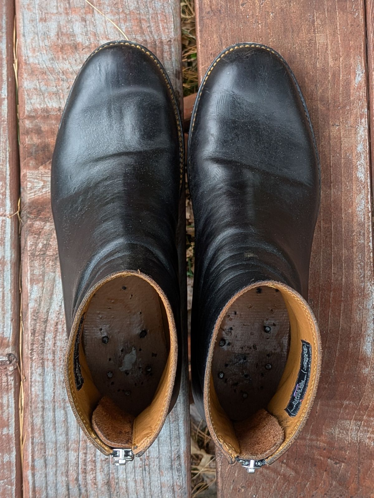 Photo by jacktheenthusiast on November 5, 2025 of the Fortis Boots Whole Cut Back Zipper Boots in Overdyed Black Indonesian Leather.