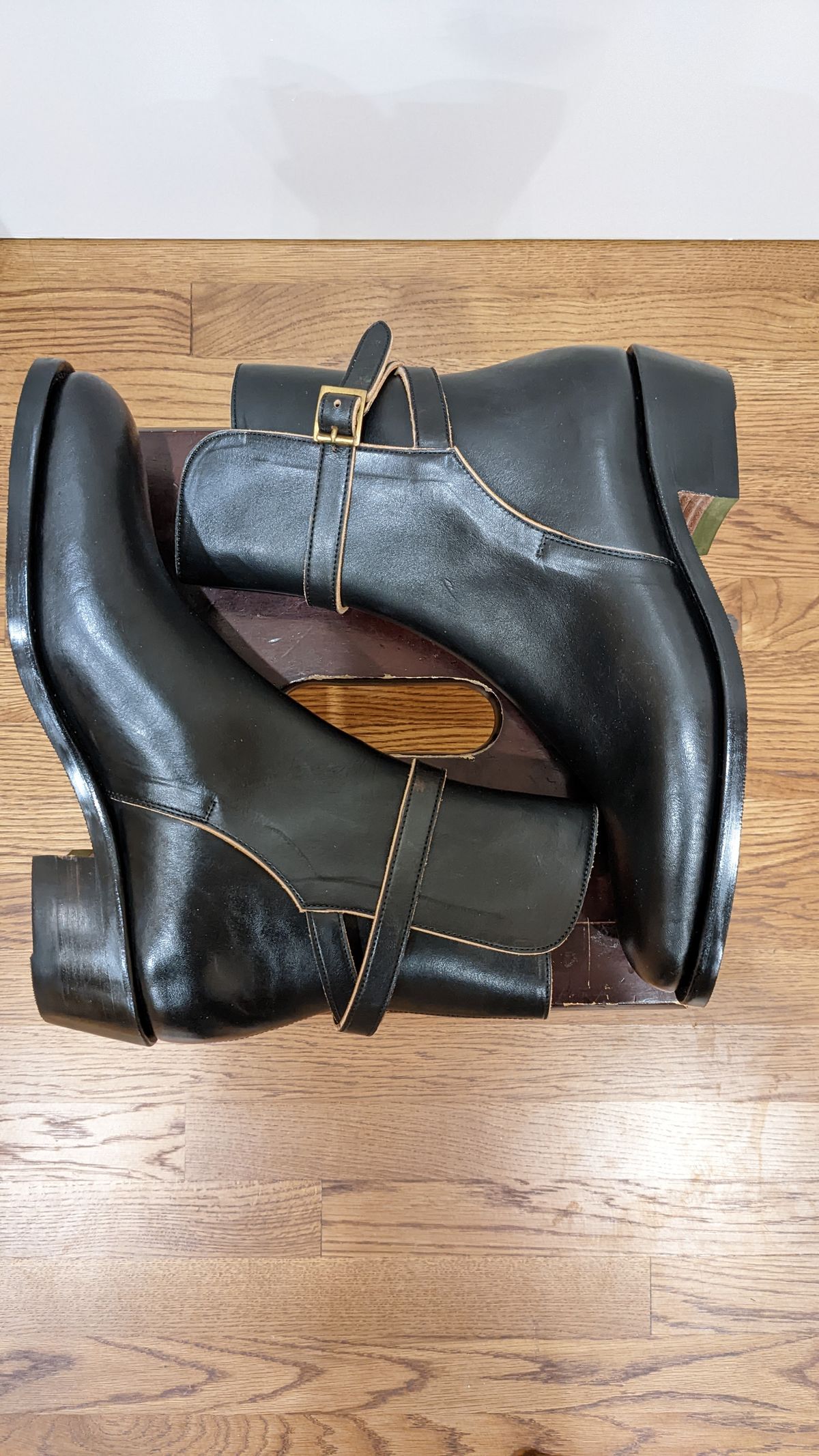 Photo by jacktheenthusiast on November 10, 2022 of the Benzein Jodhpur Boots in Maryam Natural Horsebutt.