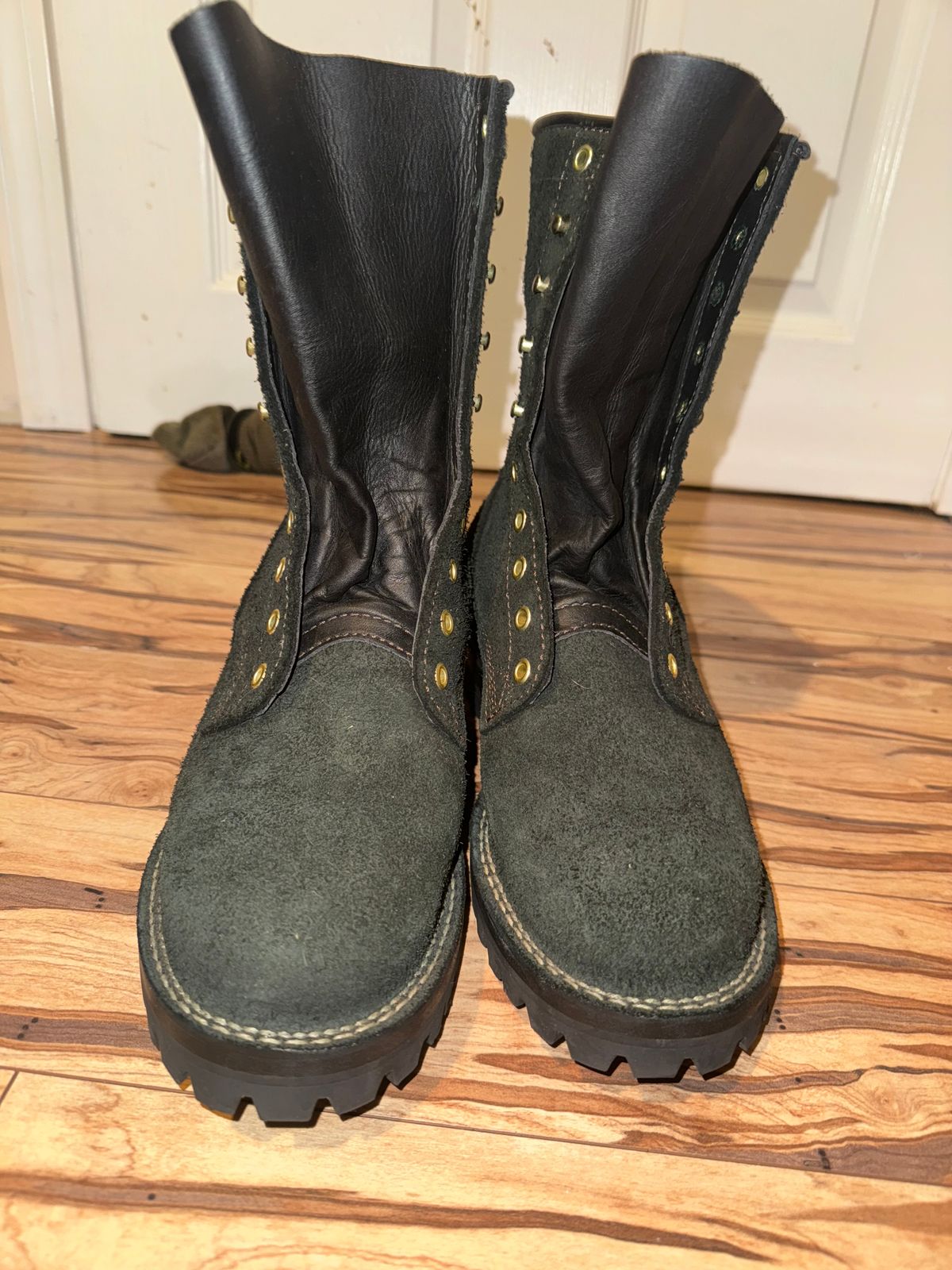 Photo by Davin.Gibiase on October 9, 2024 of the Viberg 155 Smokejumper Work Boot in Black Rough Out.