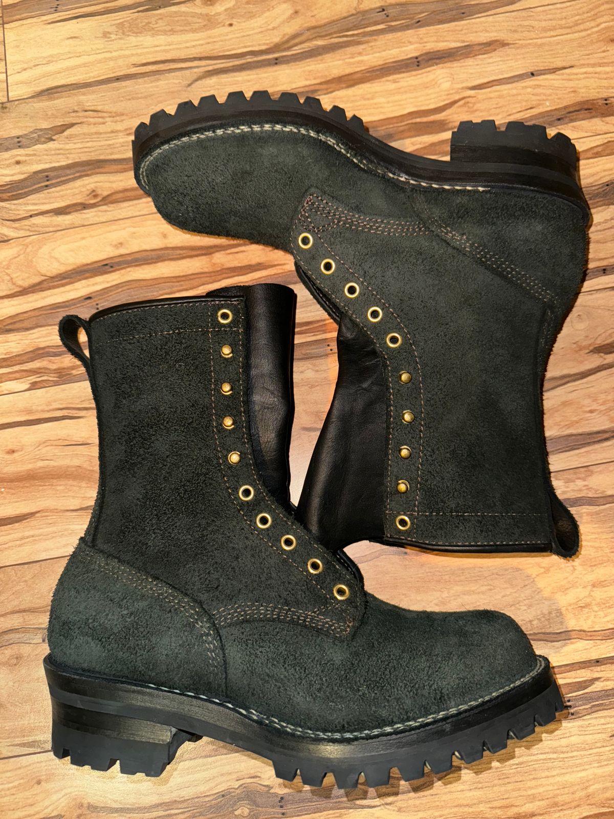 Photo by Davin.Gibiase on October 9, 2024 of the Viberg 155 Smokejumper Work Boot in Black Rough Out.