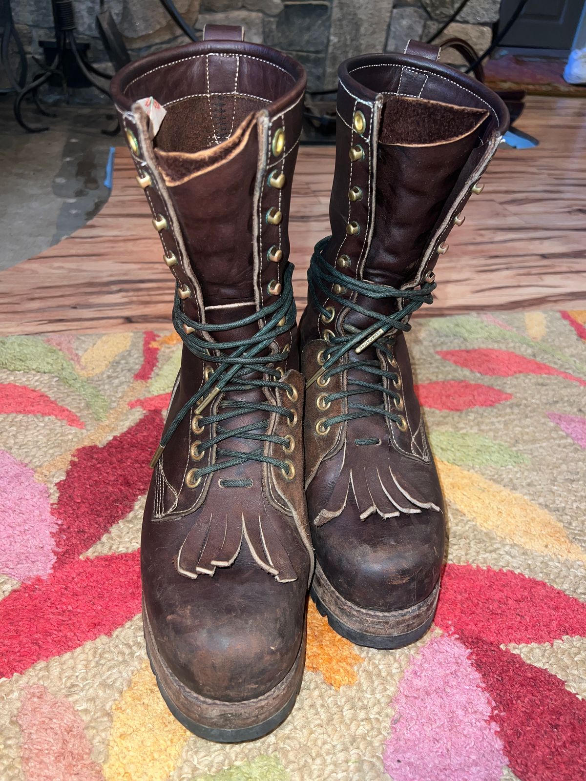 Photo by Davin.Gibiase on October 17, 2023 of the Dayton Boots Lineman (Vintage) in Seidel Ranger red.